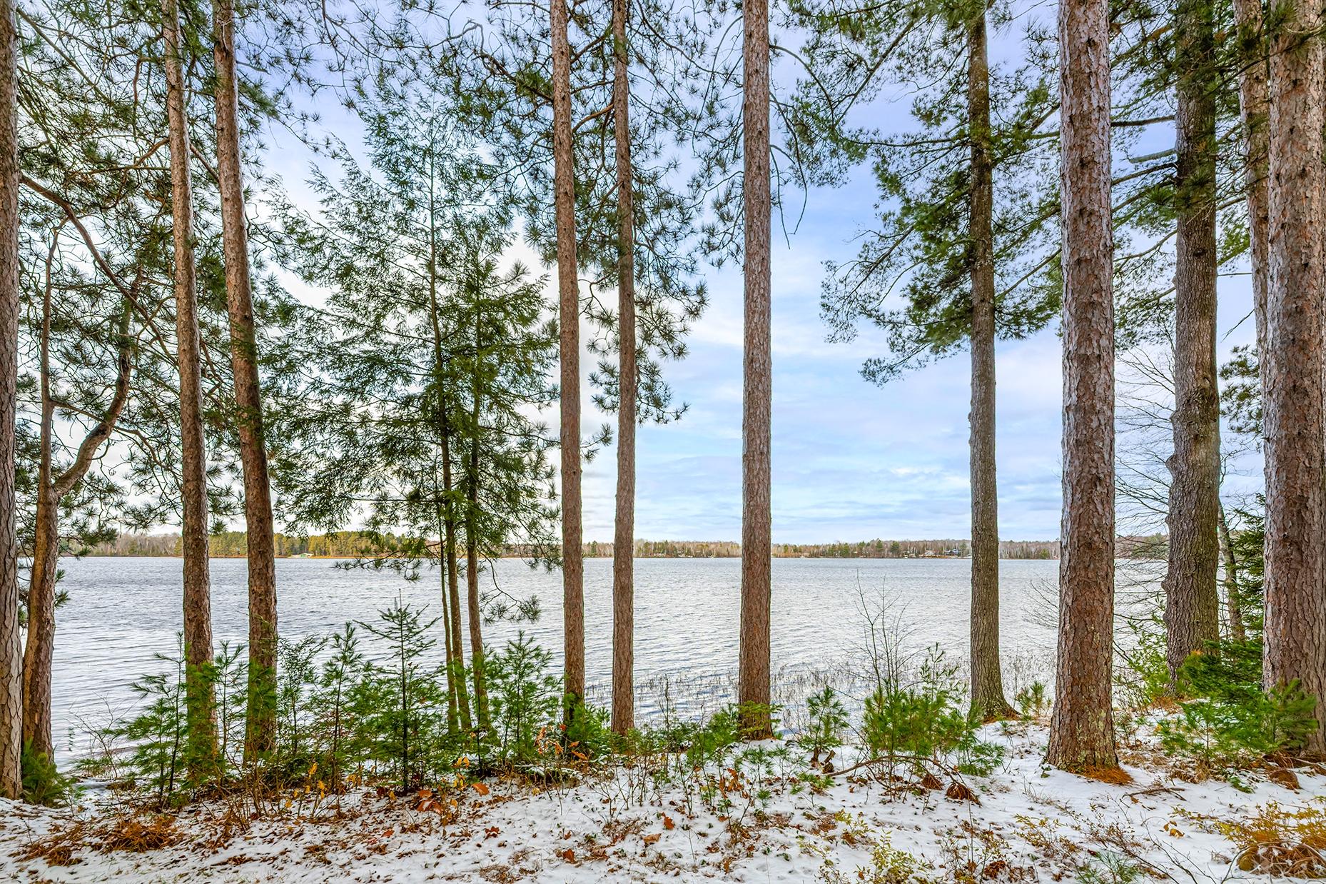 9061 AMBER LAKE RD E