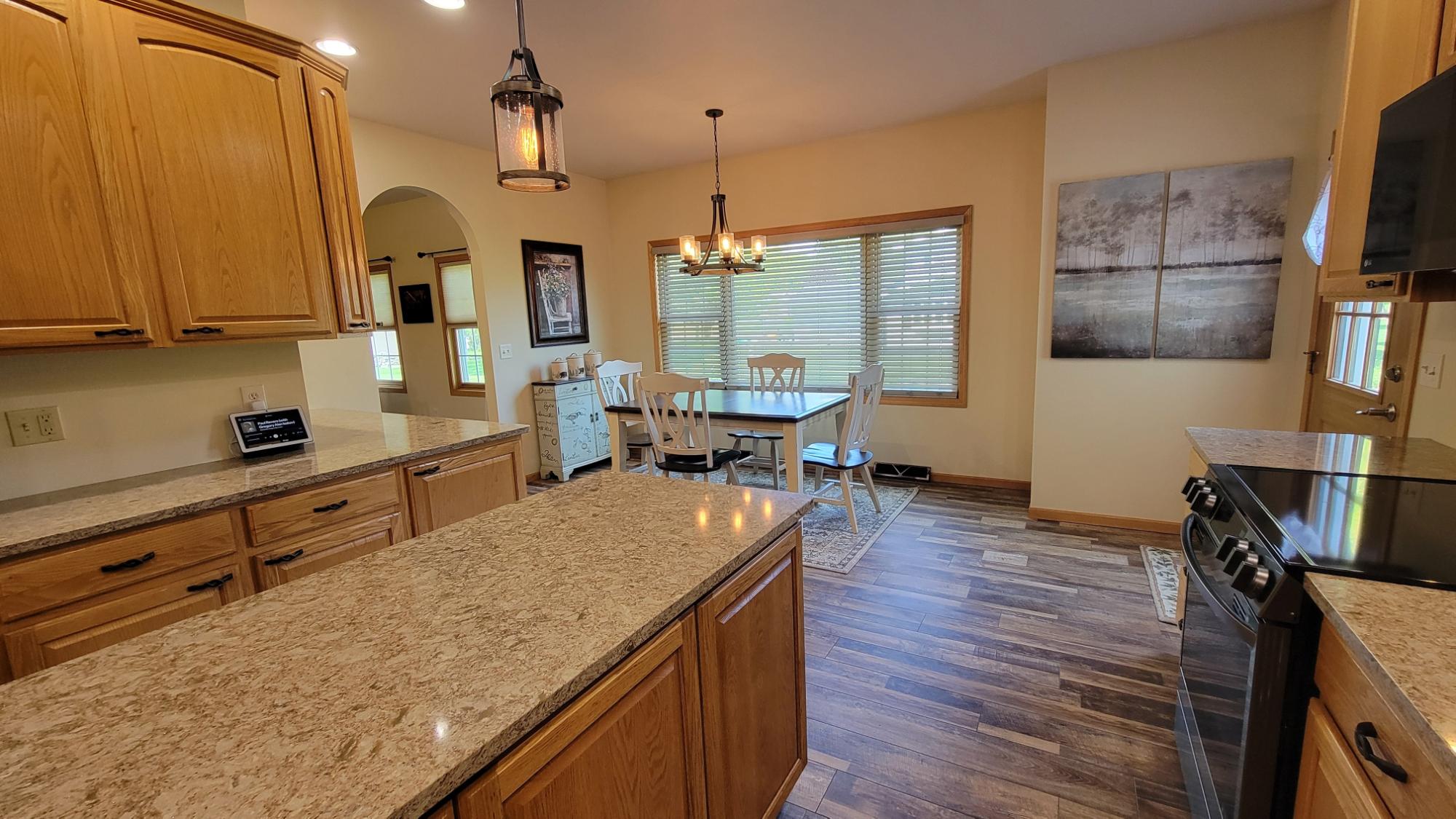 635 LAURISA LN