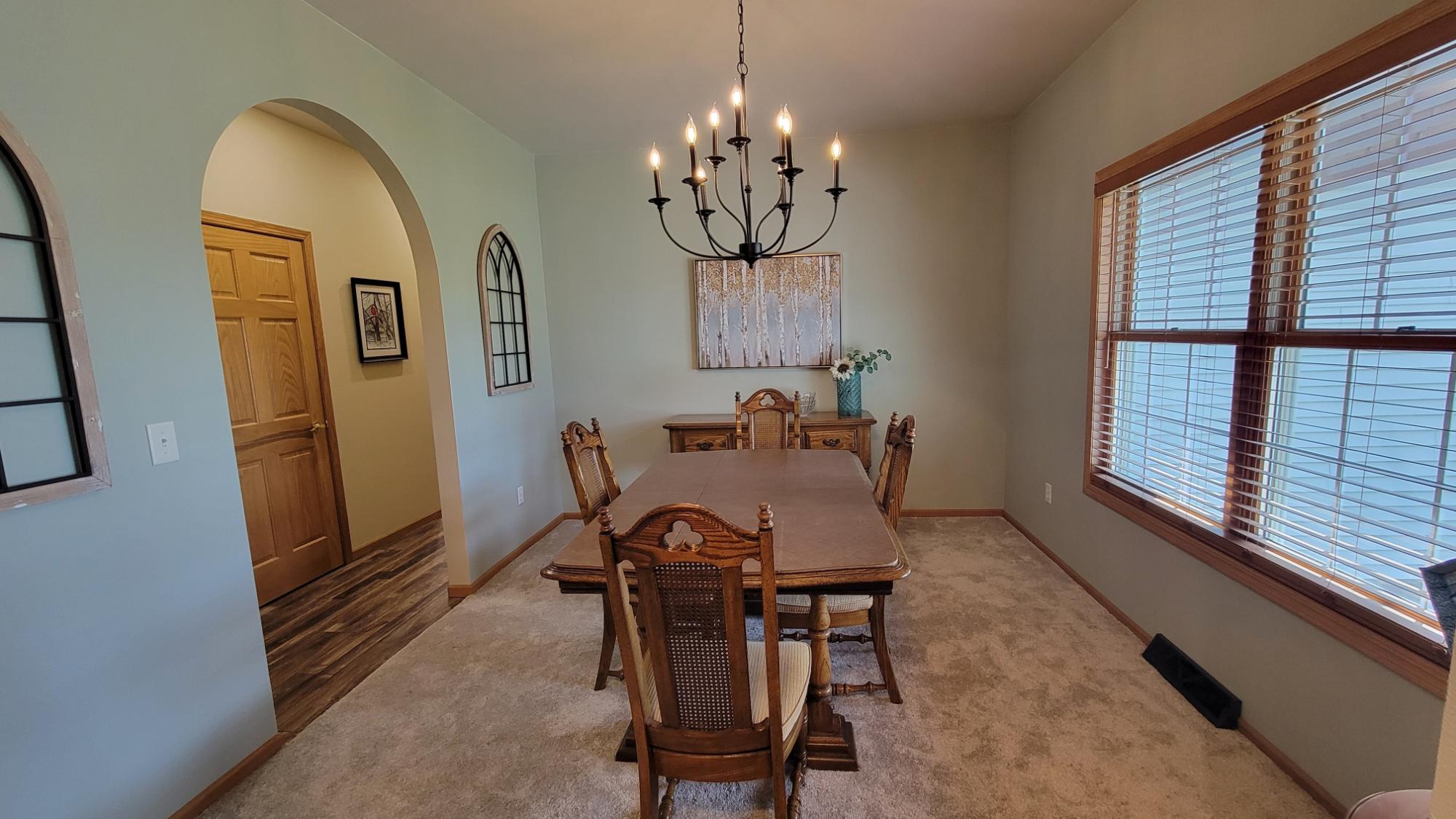 635 LAURISA LN