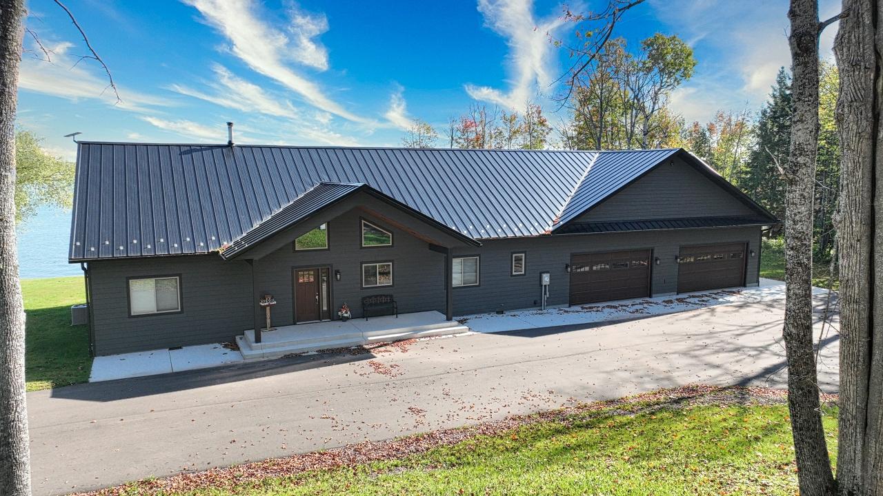 10562 HWY M64