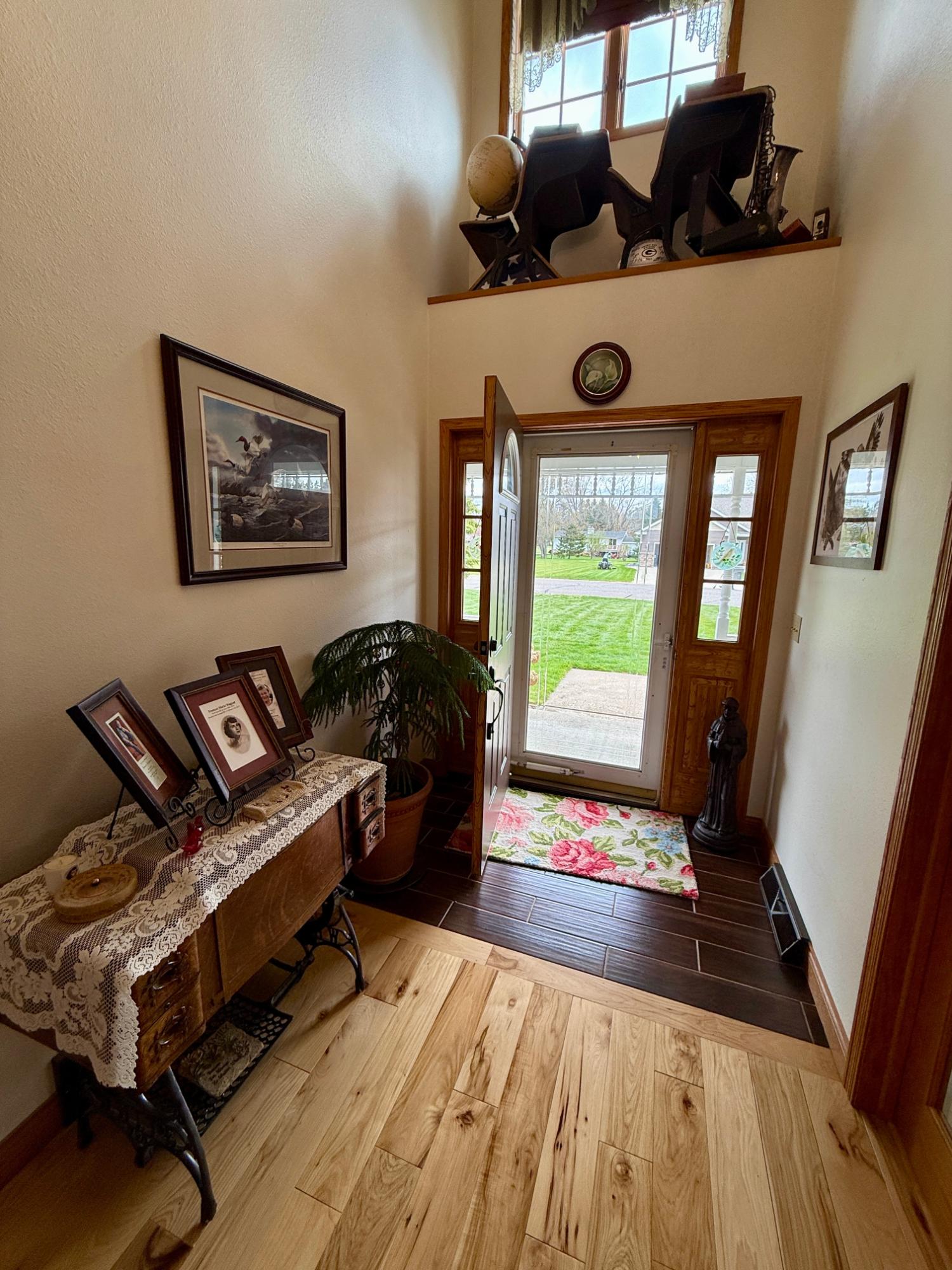 640 LAURISA LN