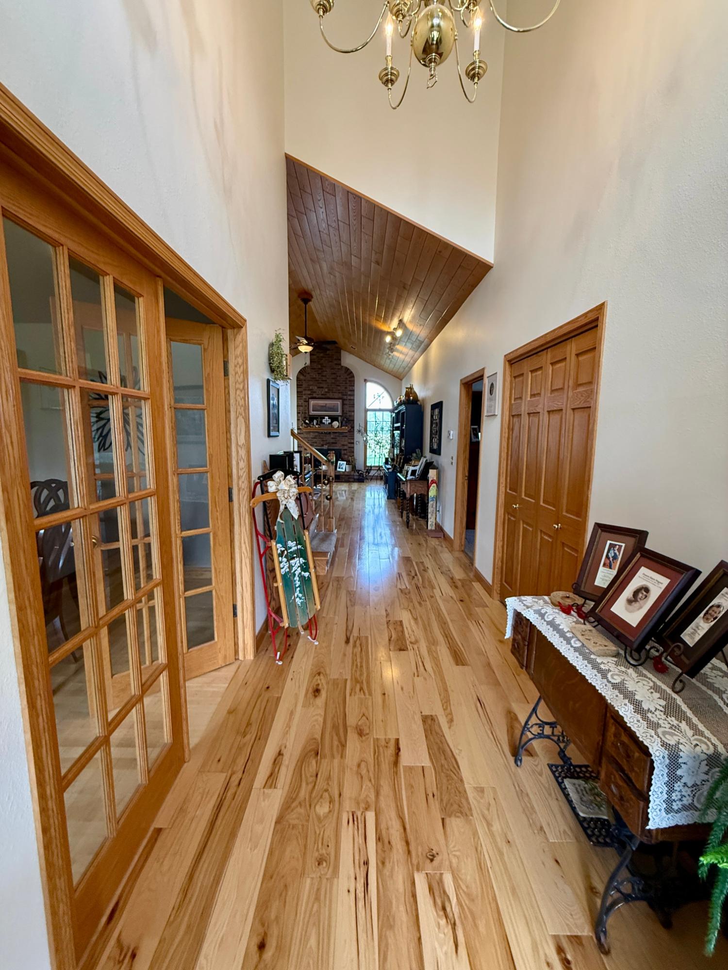 640 LAURISA LN