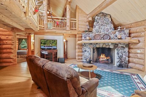 720 STAEHLING RD Three Lakes WI 54562