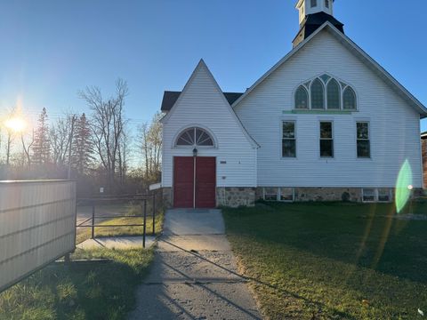 5265 LINDEN ST Laona WI 54541