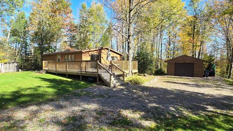 W1391 ROSE LAKE RD White Lake WI 54491