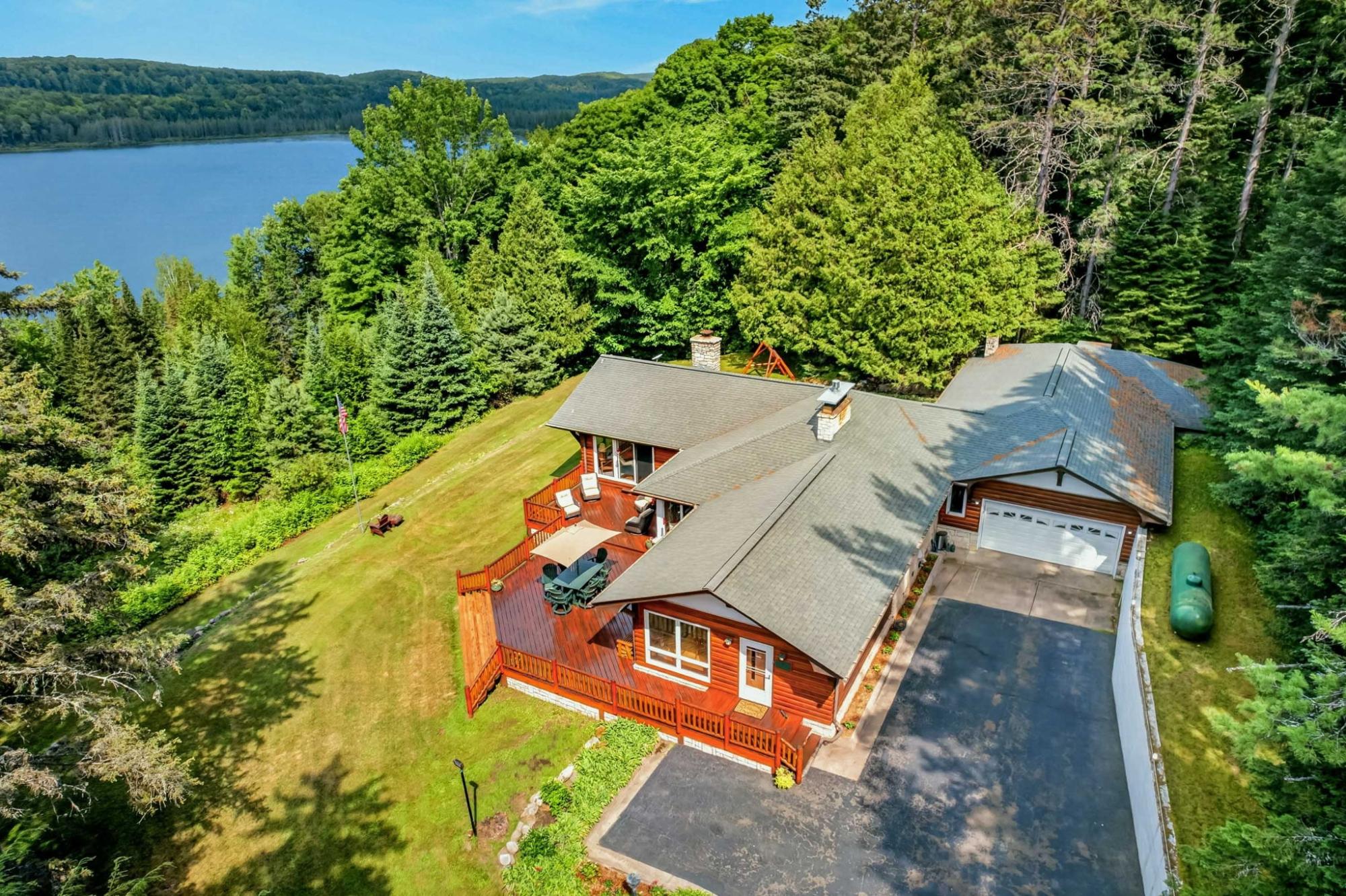2250 GUNDERSON LN