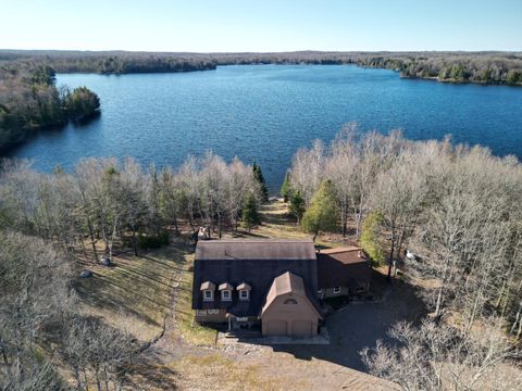 8881 PARDEE LAKE LN E Winchester WI 54557