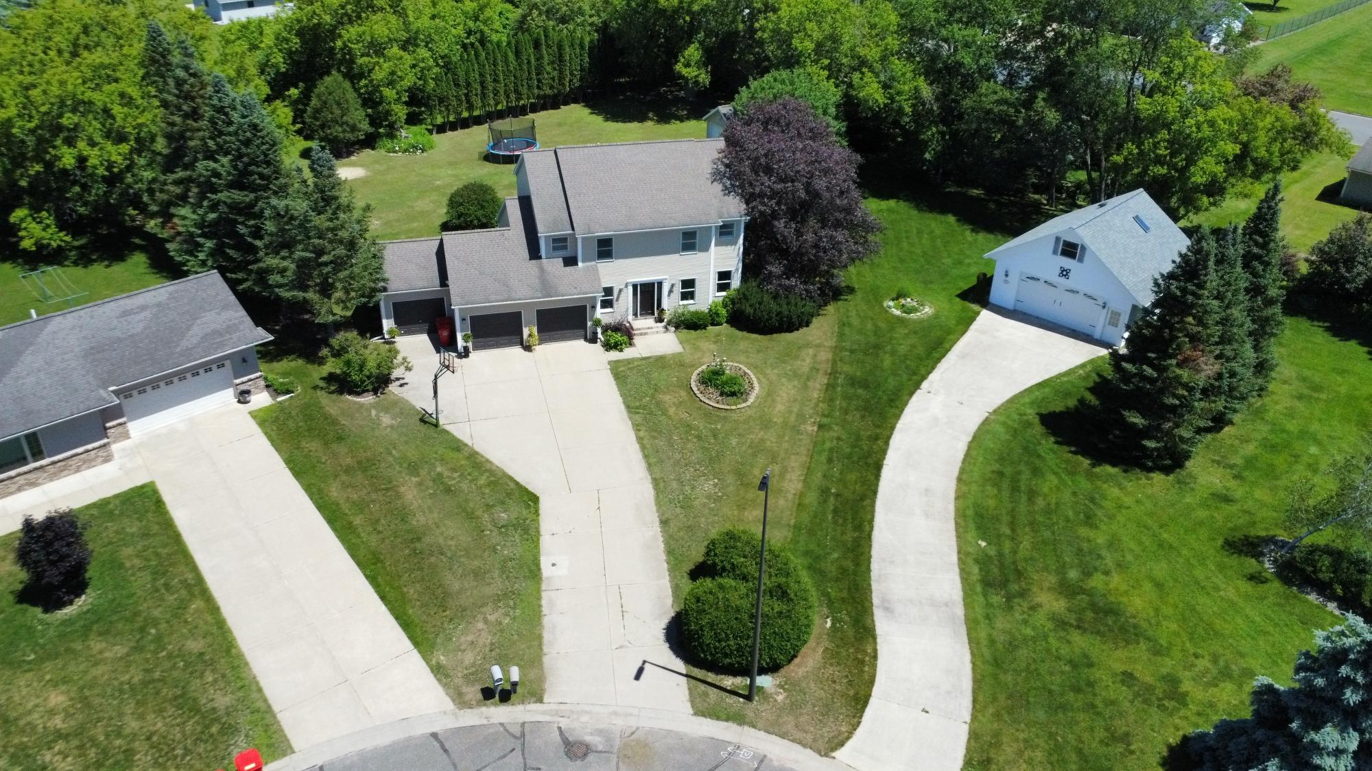 755 LAURISA LN