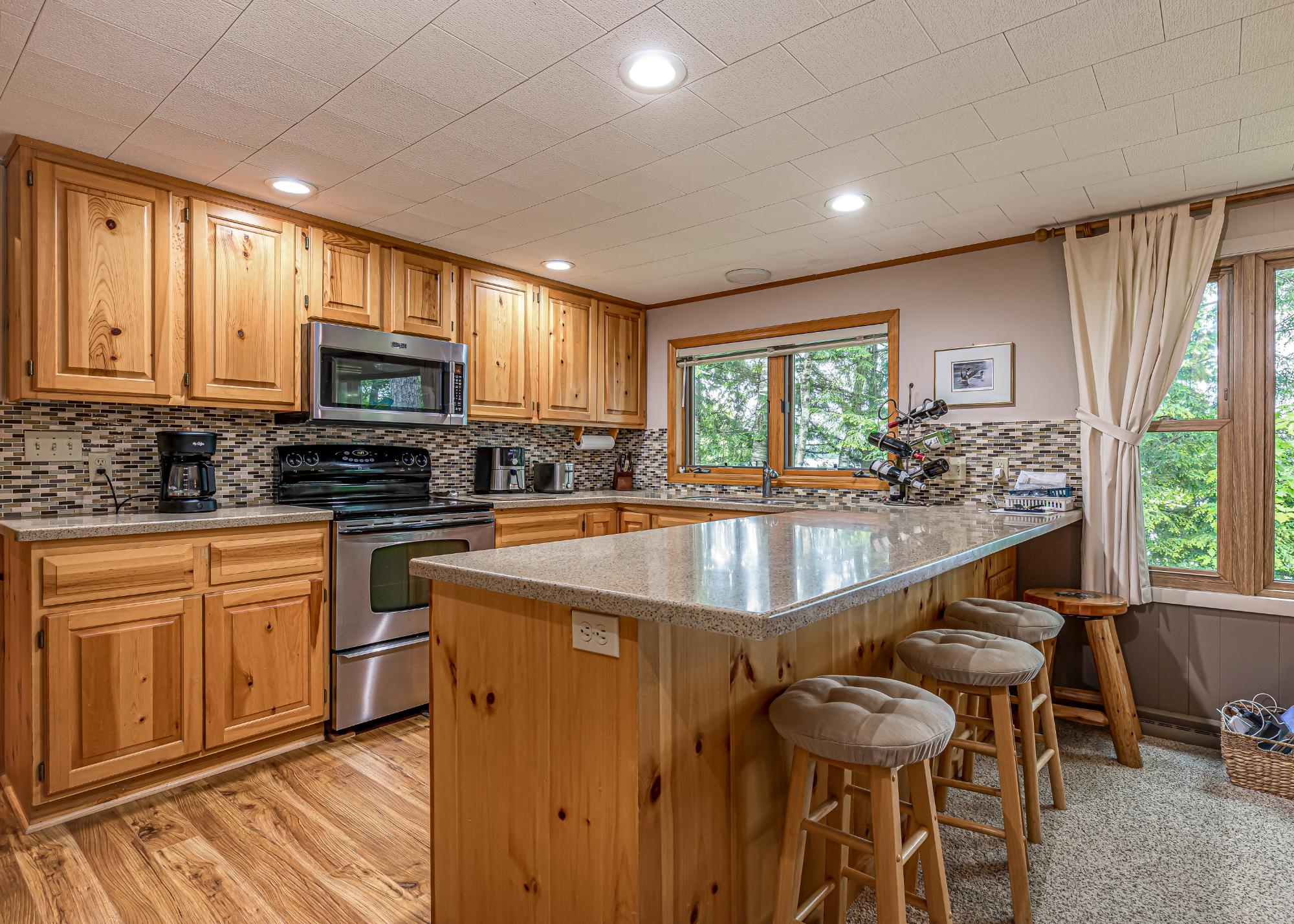 2725 STEARNS LAKE RD