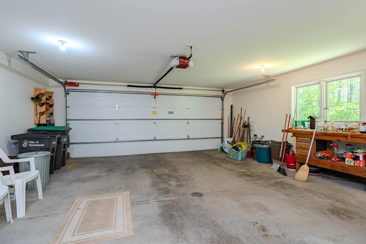 526 MARTIN LN A