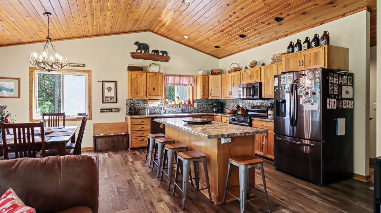 1125 LAKESIDE CT