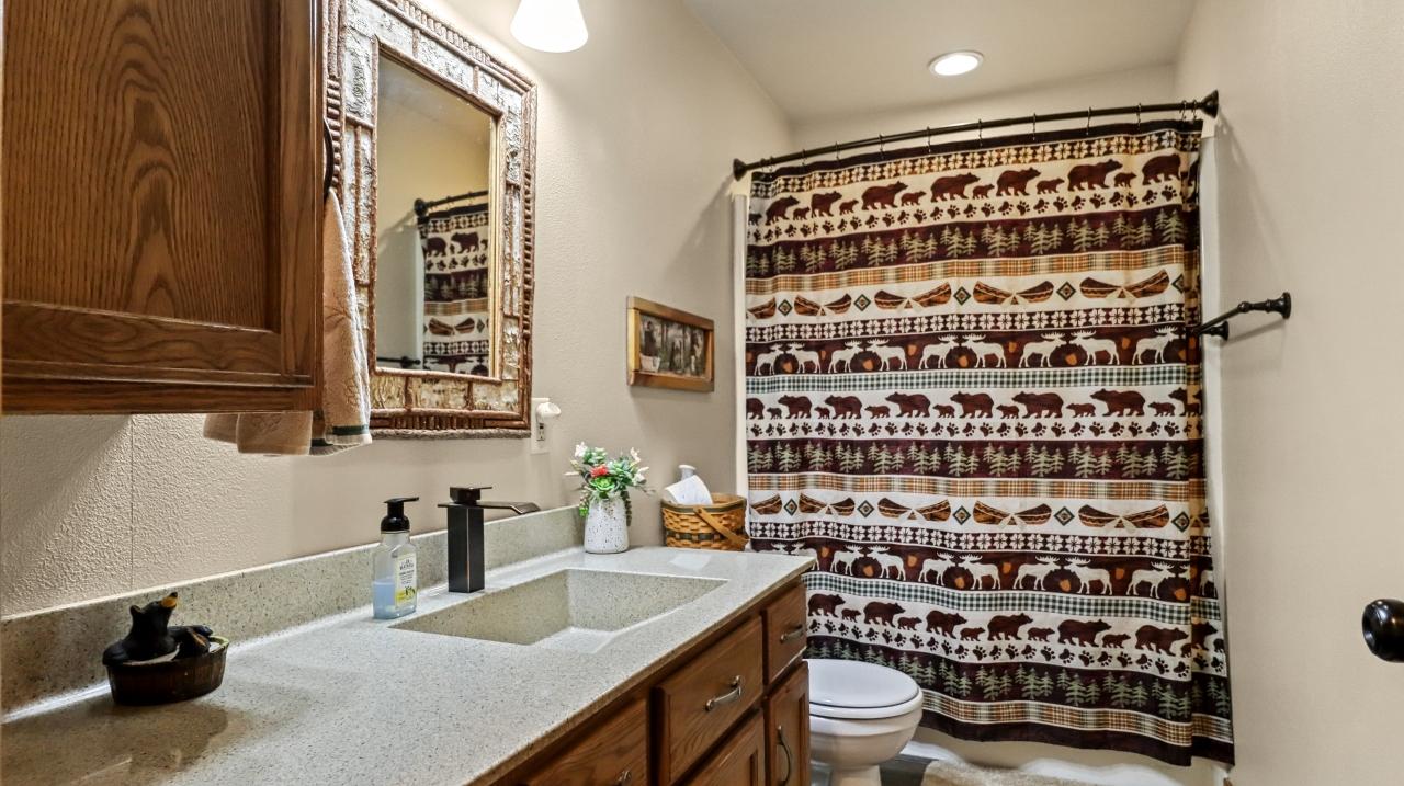 1125 LAKESIDE CT