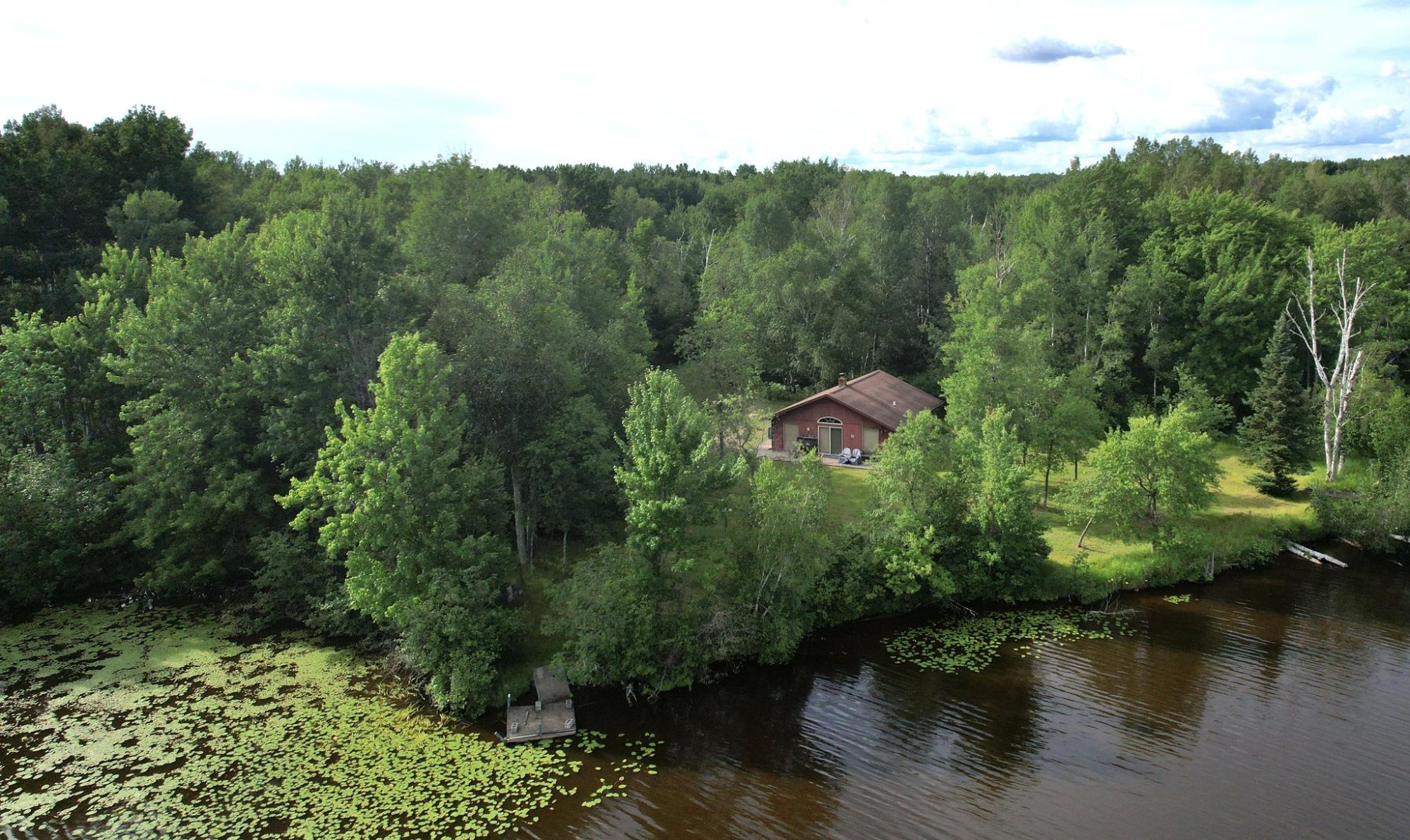 N9850 WOODLAND LN