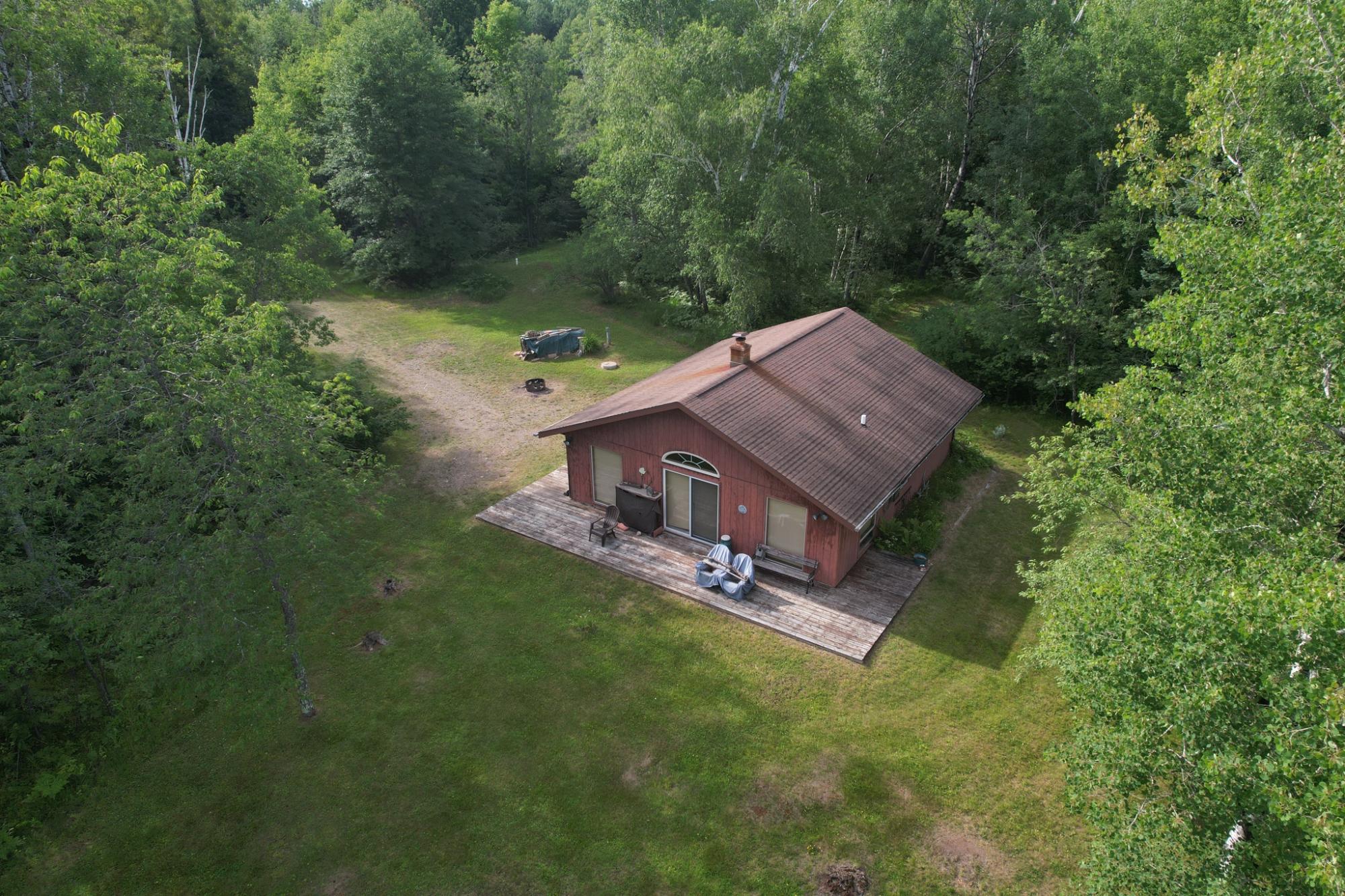 N9850 WOODLAND LN