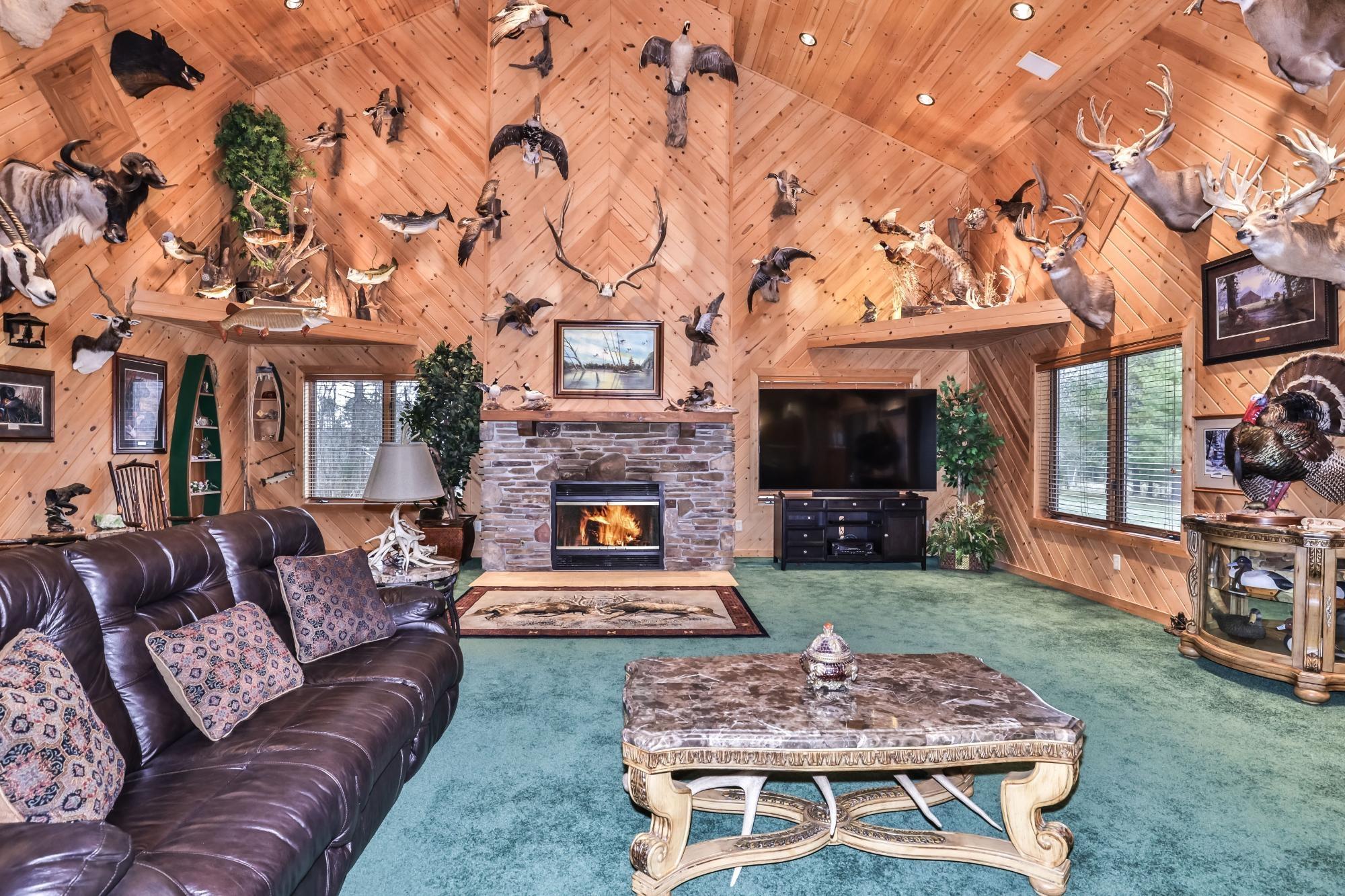 ON SIEMERING DR 9948 &9880