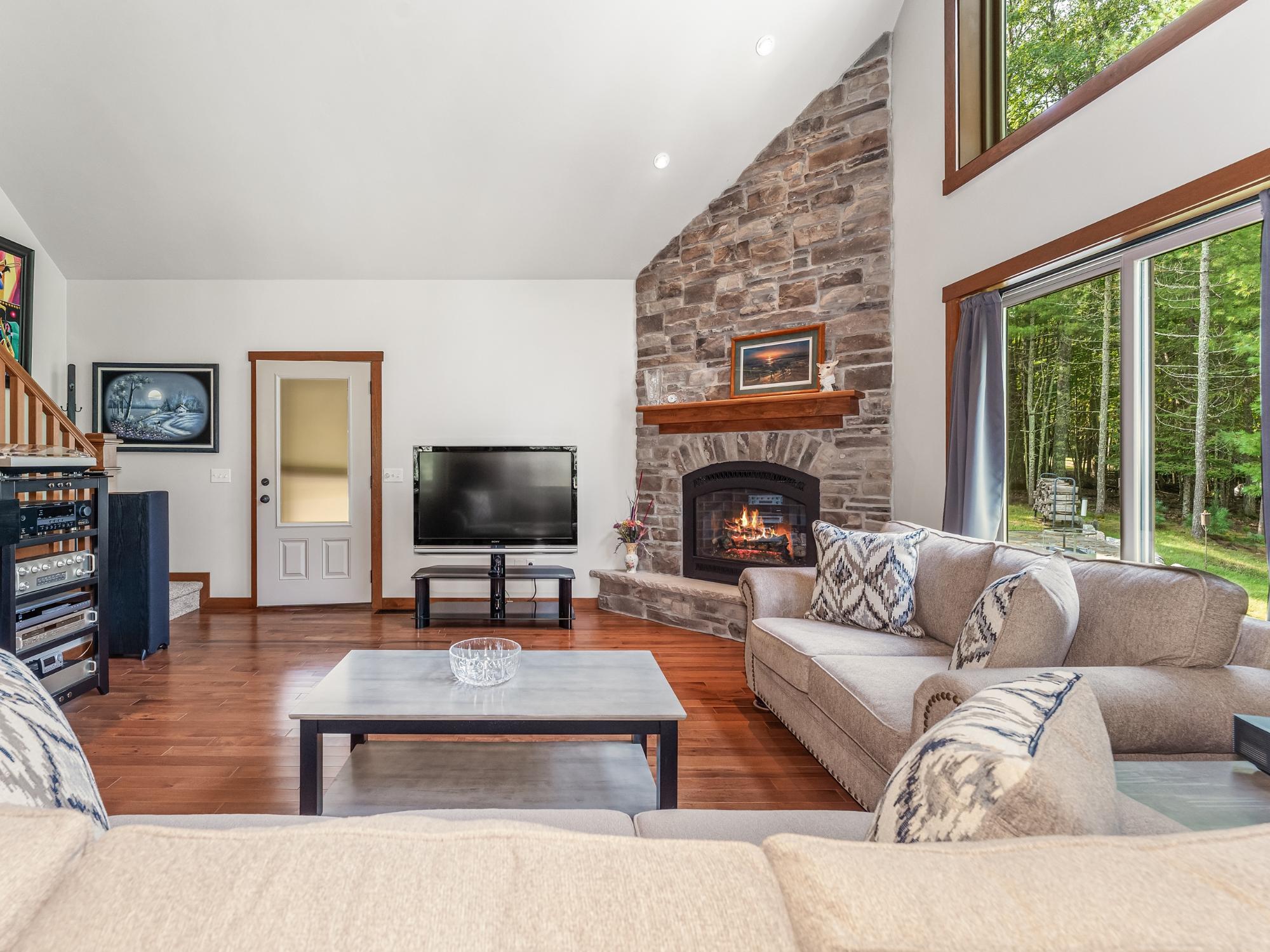 1151 EVERETT RD