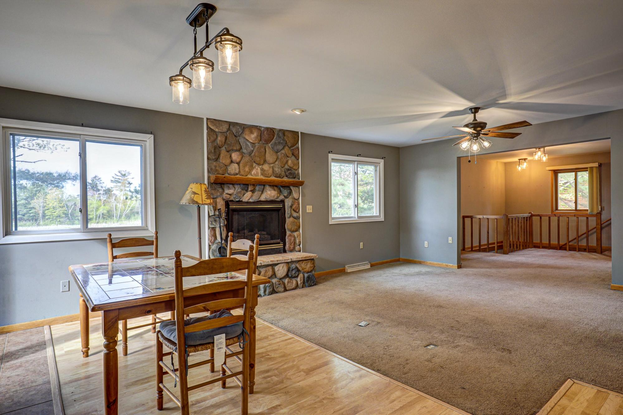 9033 TIMBERLANE RD