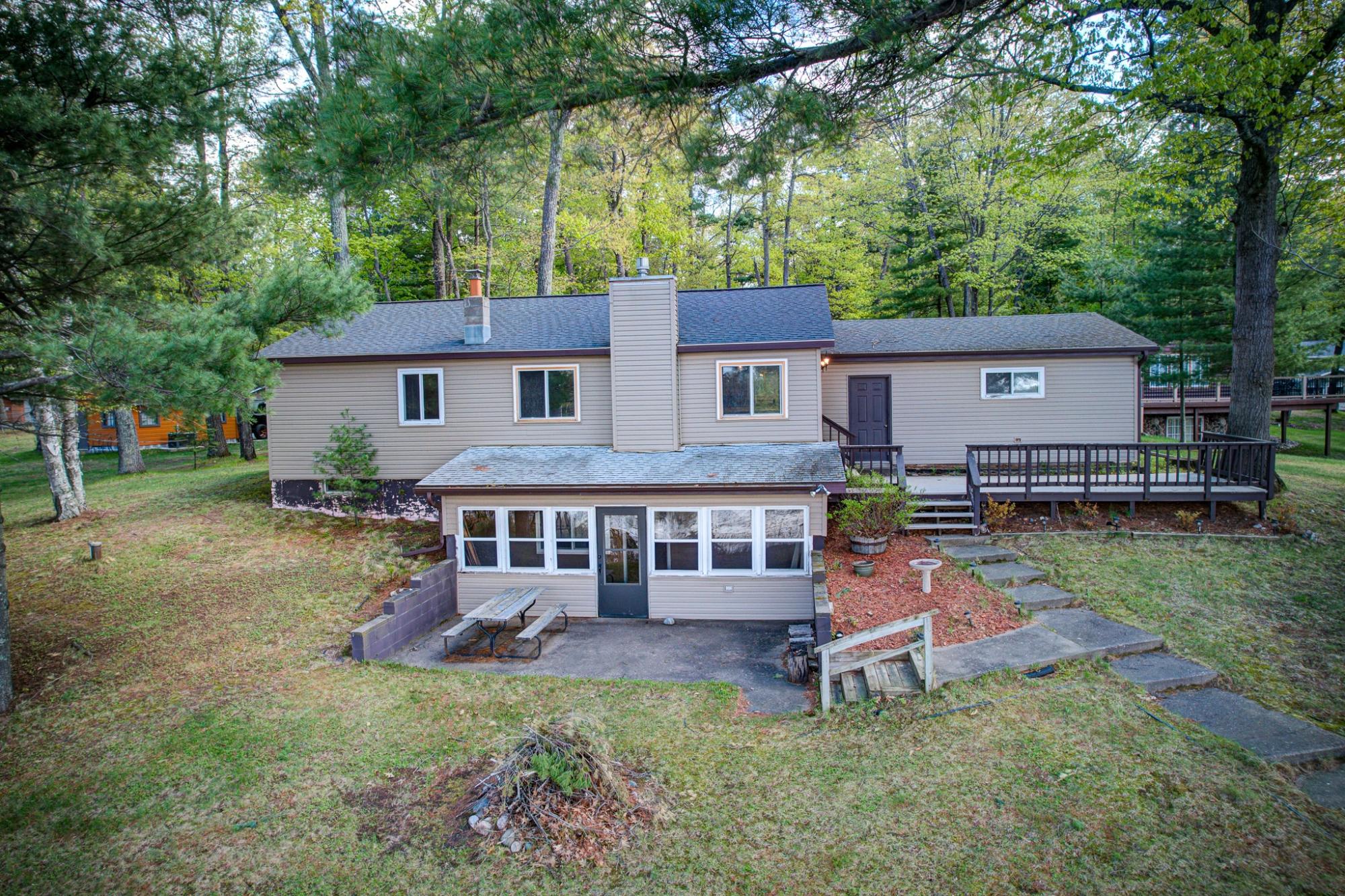9033 TIMBERLANE RD