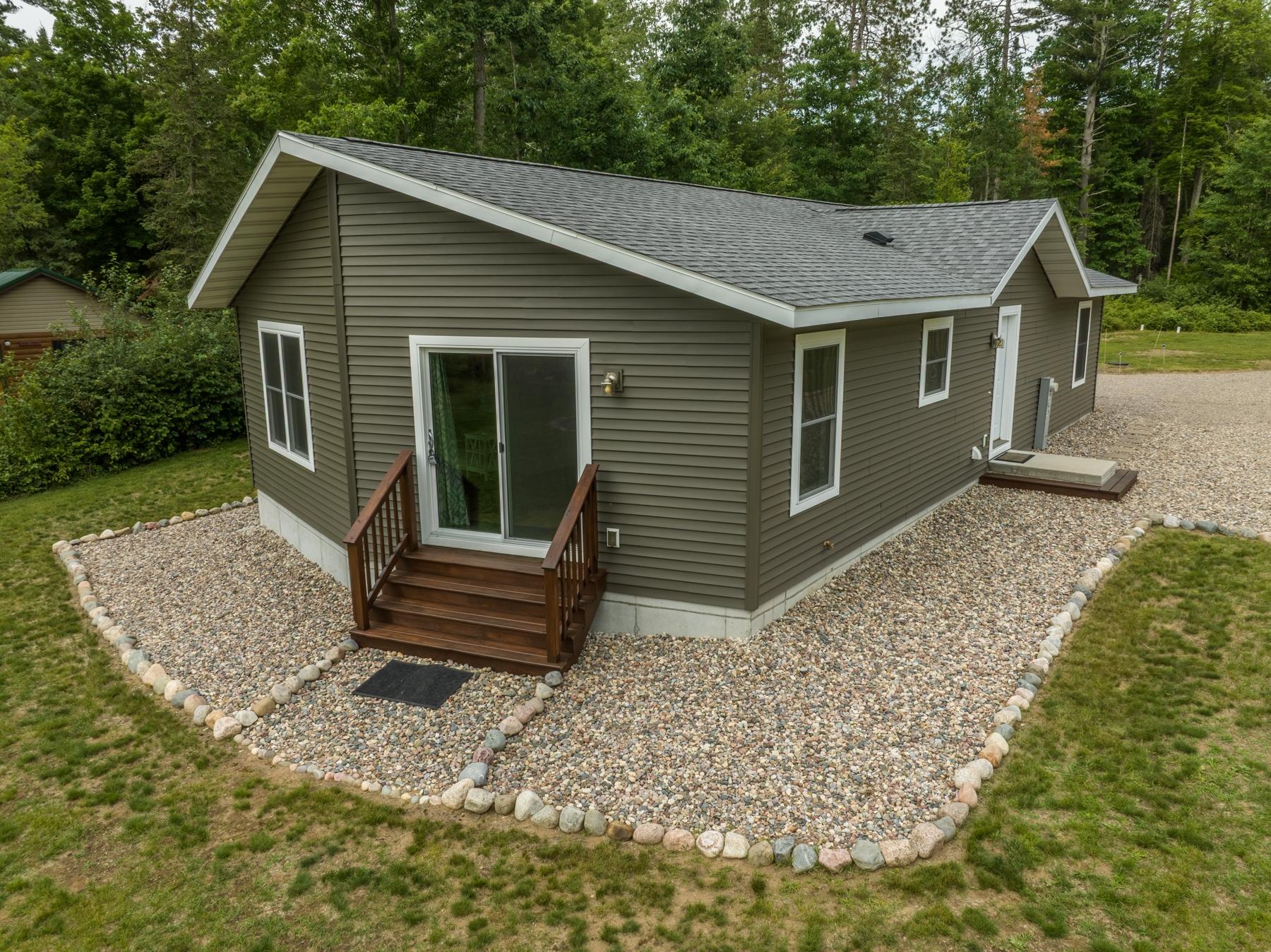 N12052 POST LAKE DR N