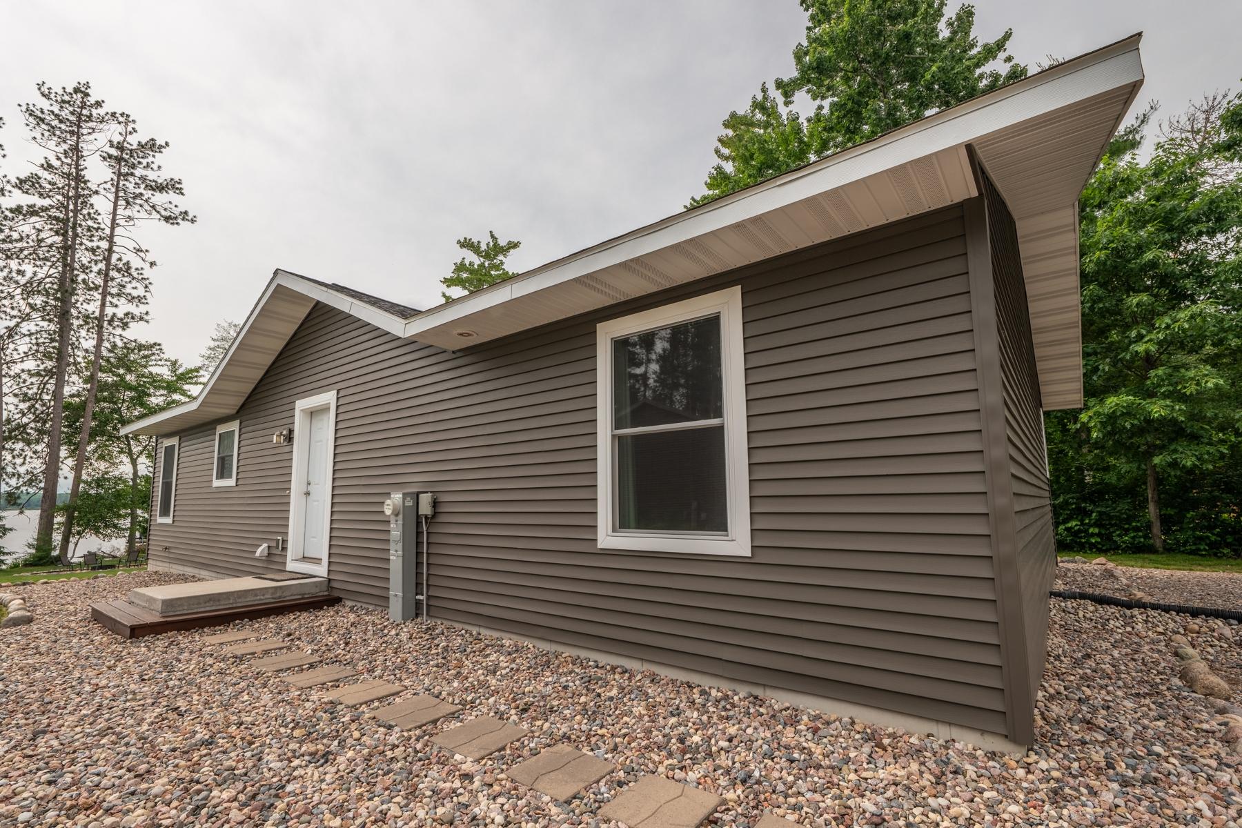 N12052 POST LAKE DR N