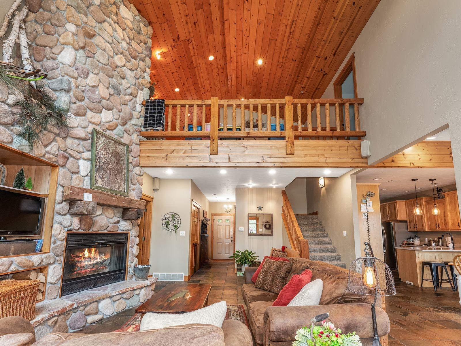 4159 BUCKTAIL LN