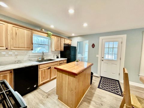 617 LAKE AVE S Crandon WI 54520