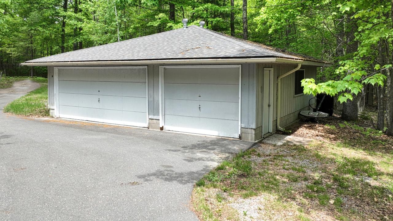 8472 GREEN BASS RD