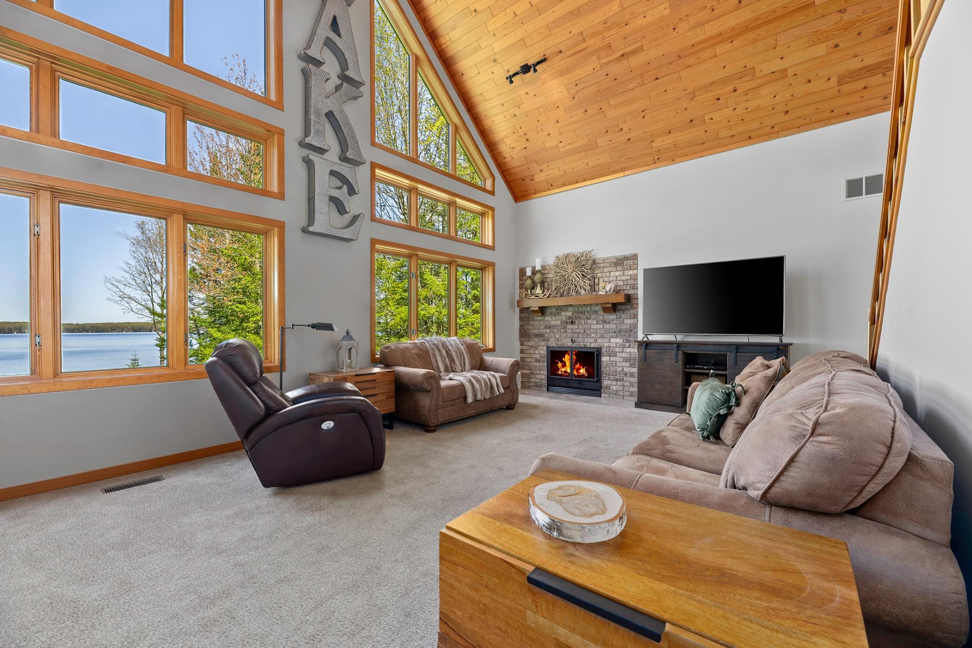 3004 KERR LN