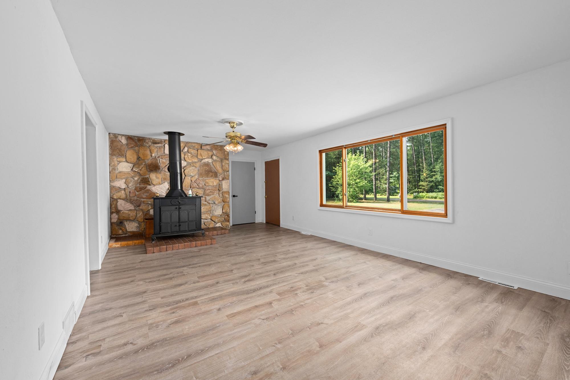 N11145 OAK LN