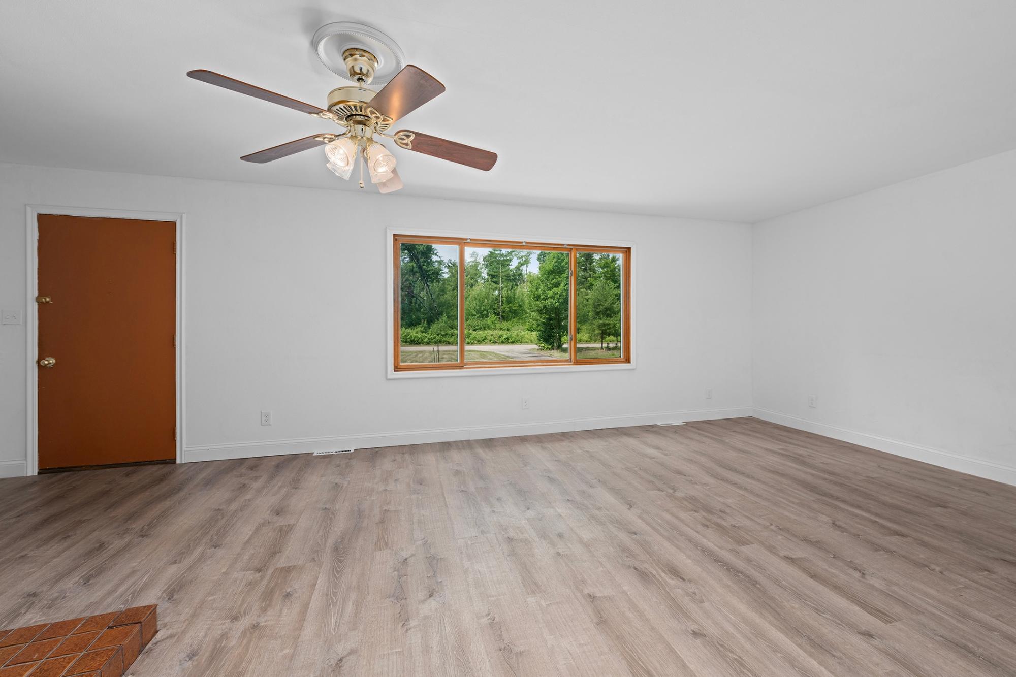 N11145 OAK LN