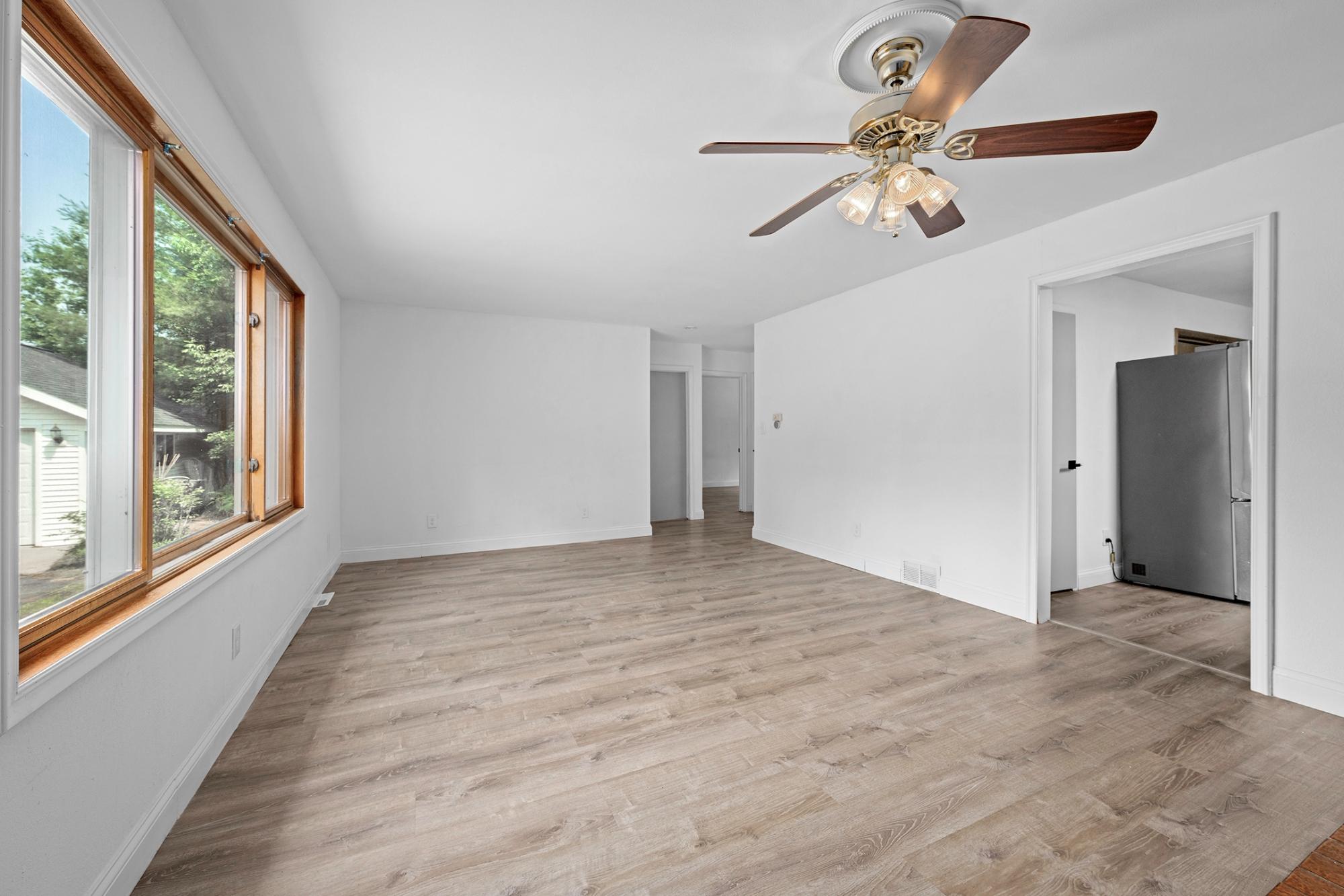 N11145 OAK LN