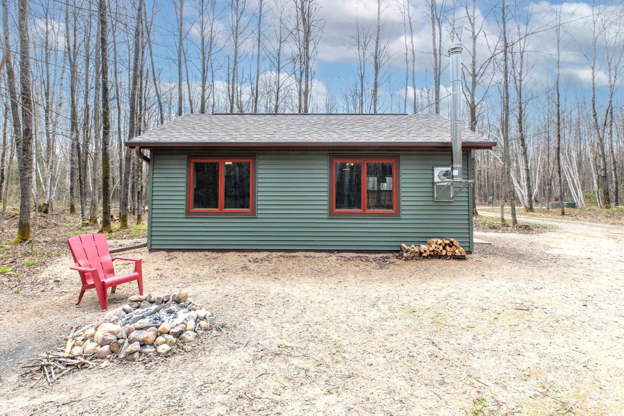 7552 TEE LAKE RD