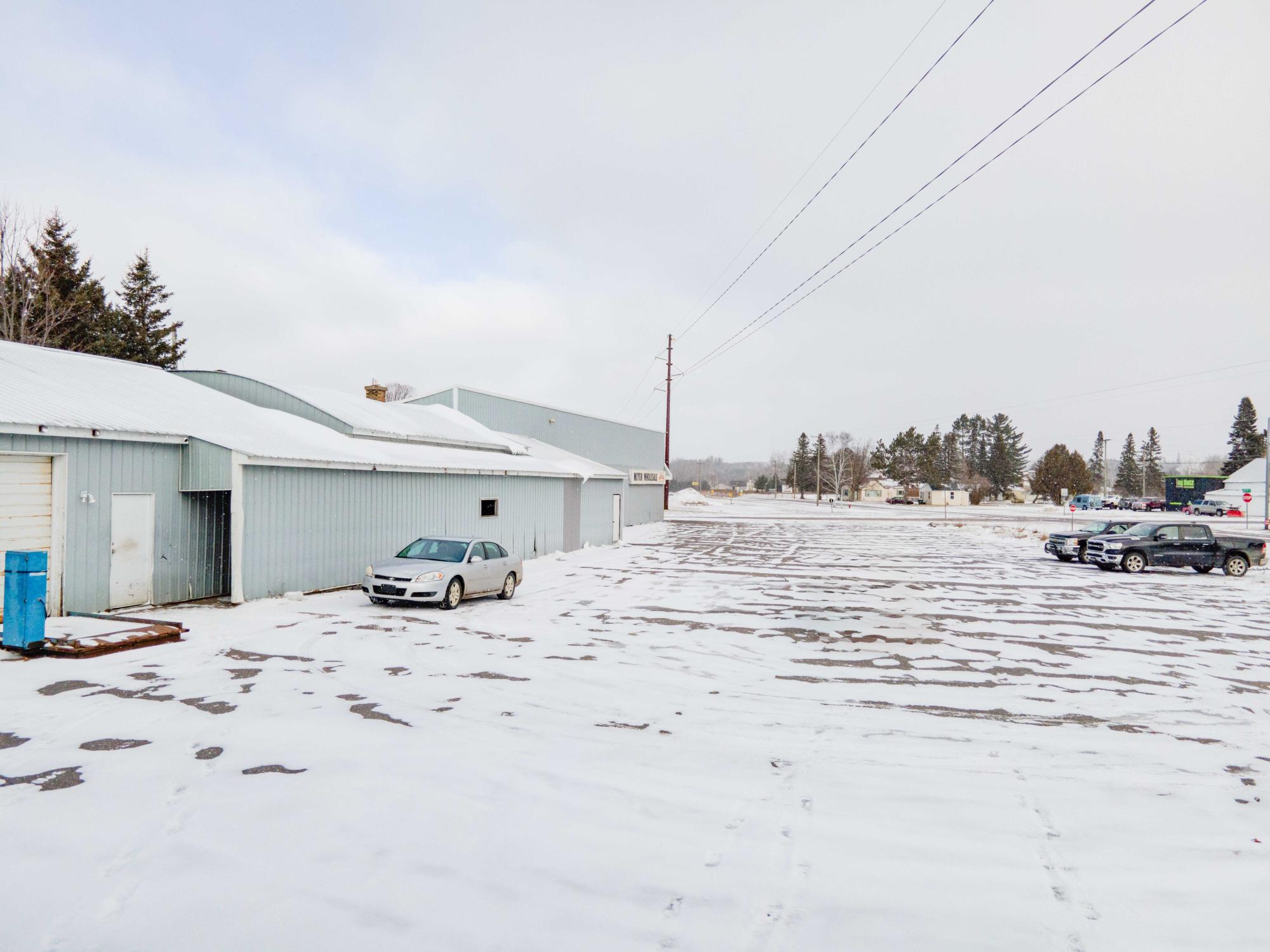 100 CASPIAN AVE W