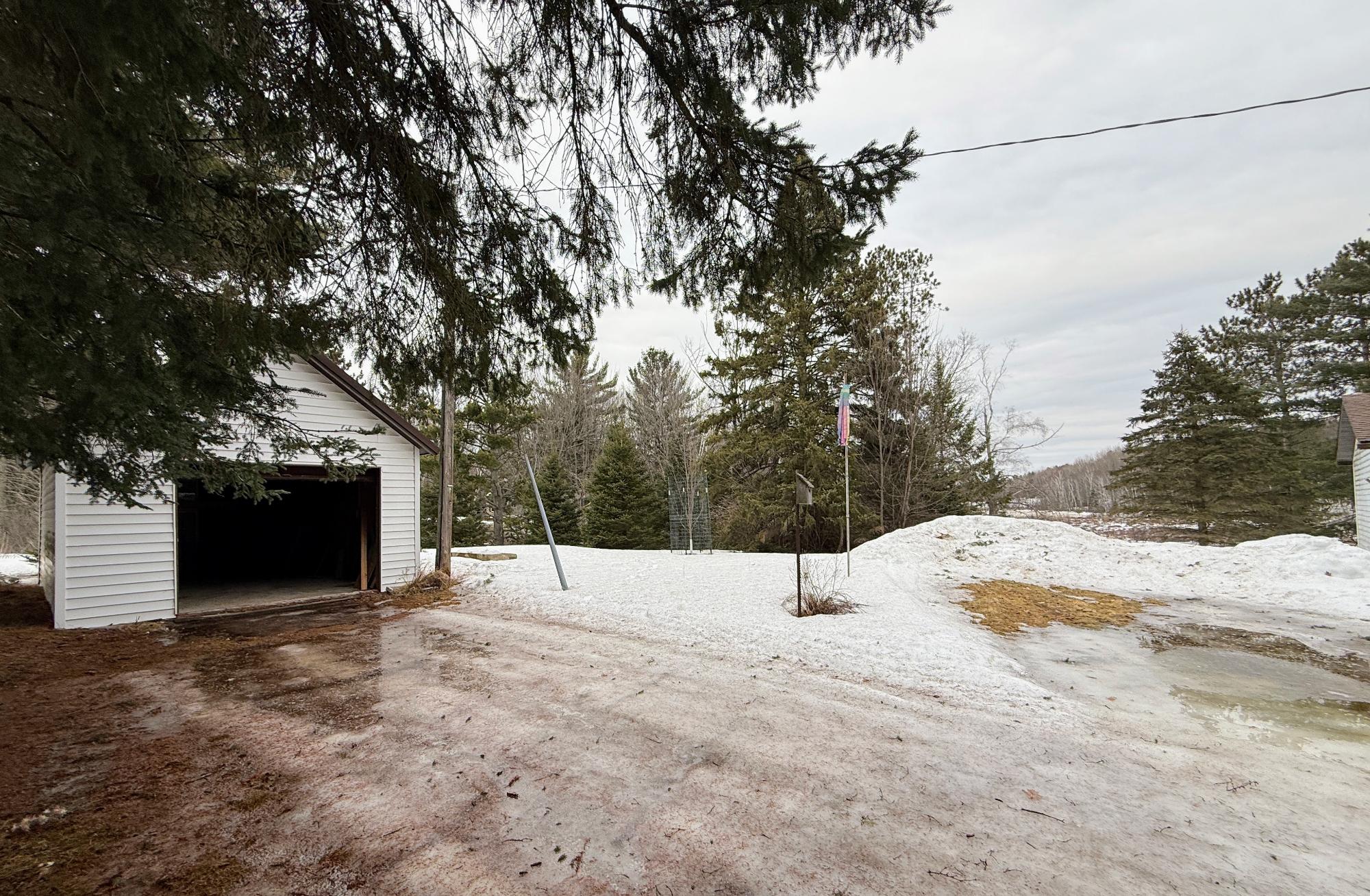 W7460 EVANS BAY RD W