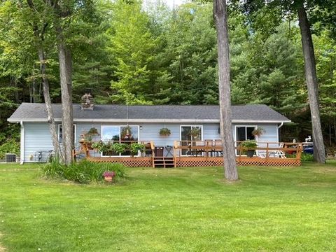 5135 ROOSEVELT RD Florence WI 54121