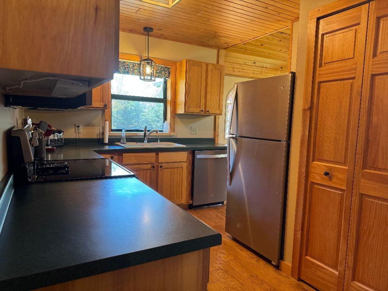 N16005 ISLAND LAKE RD