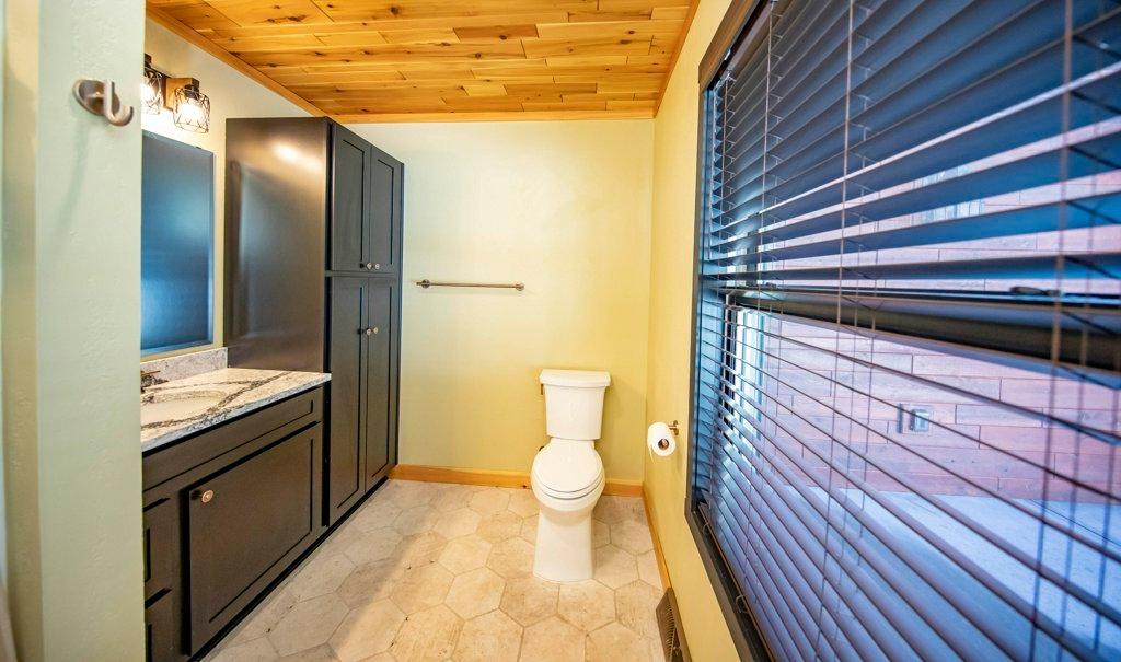 176 SUNSET SHORES RD