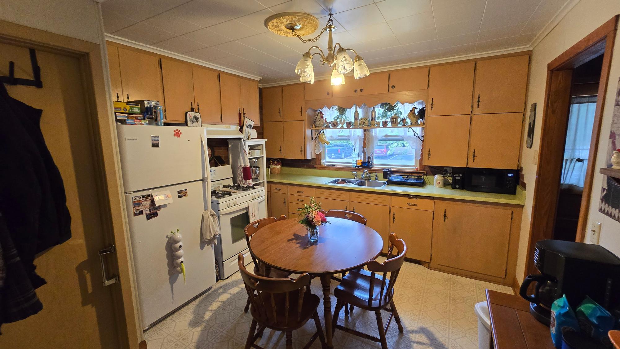 524 3RD AVE