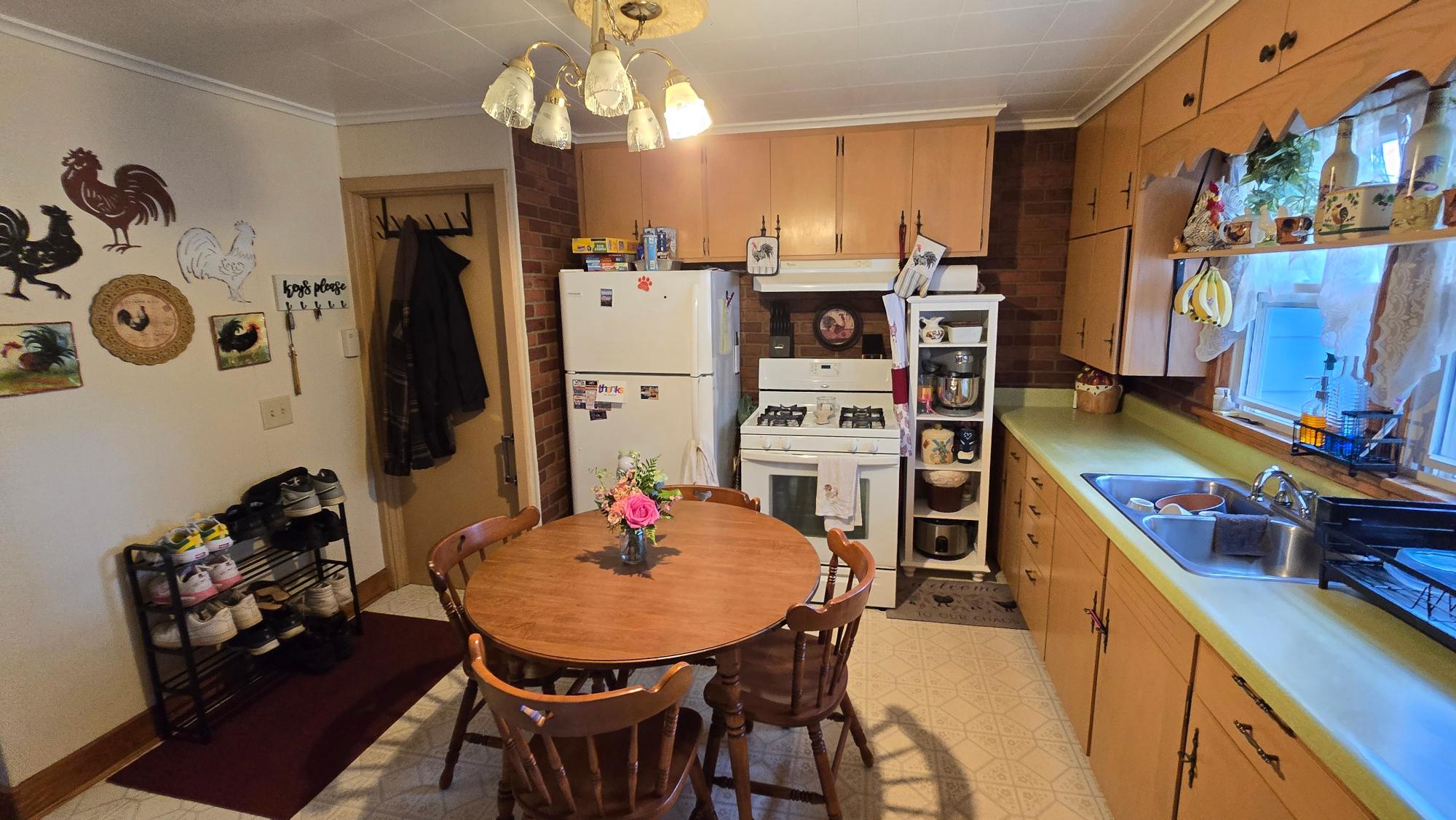 524 3RD AVE