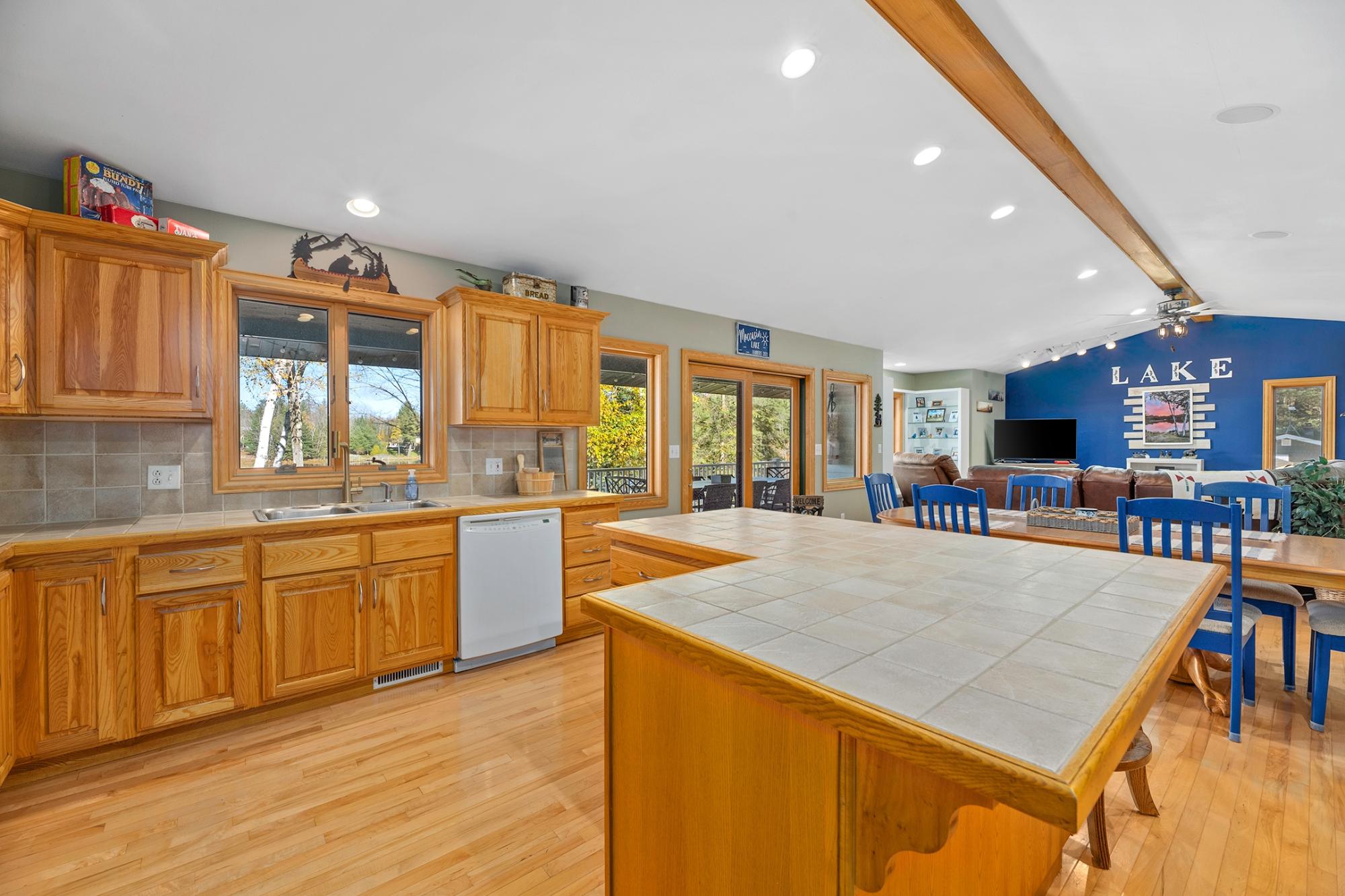 W12436 NORTHWOODS LN