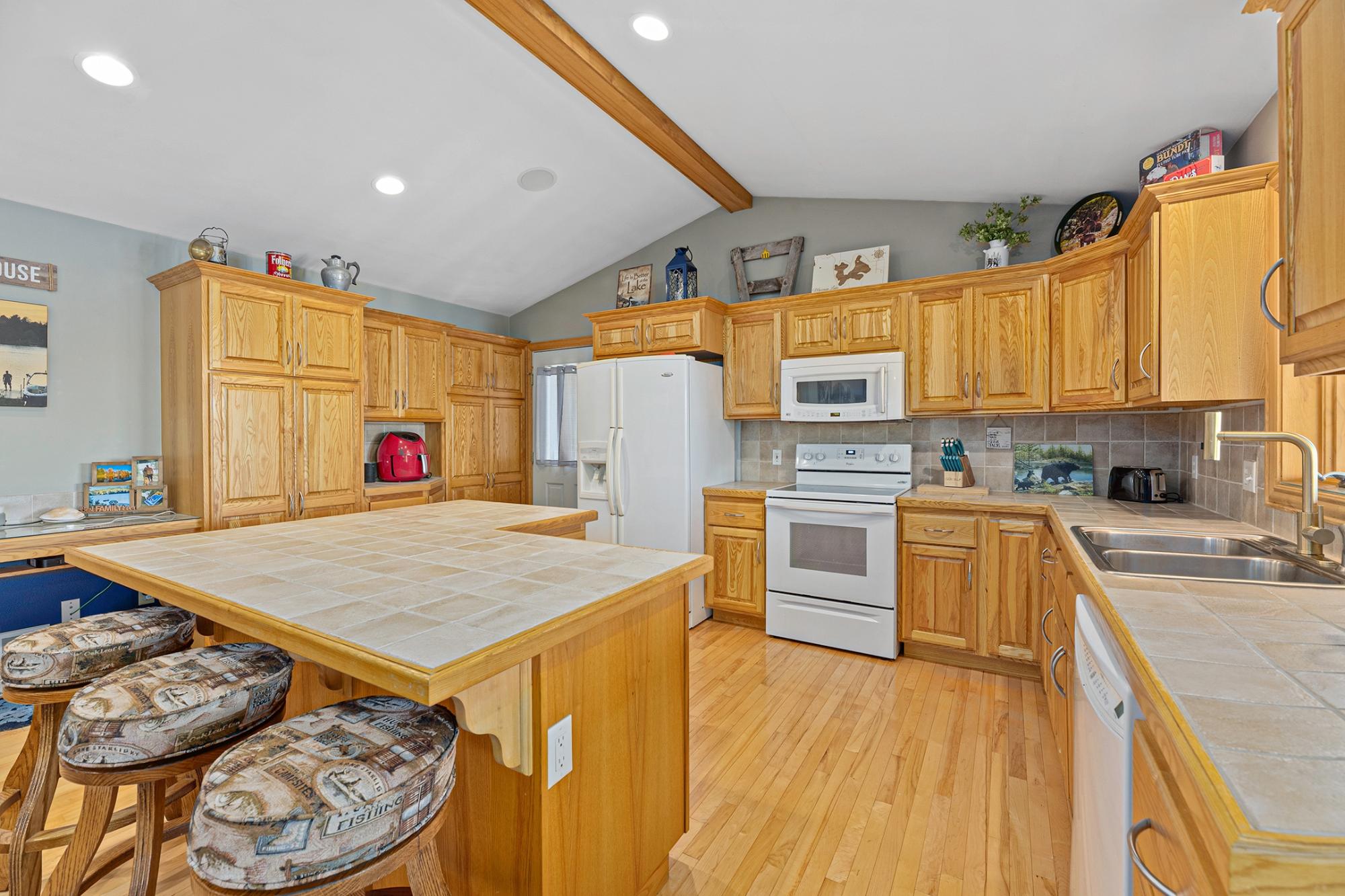 W12436 NORTHWOODS LN