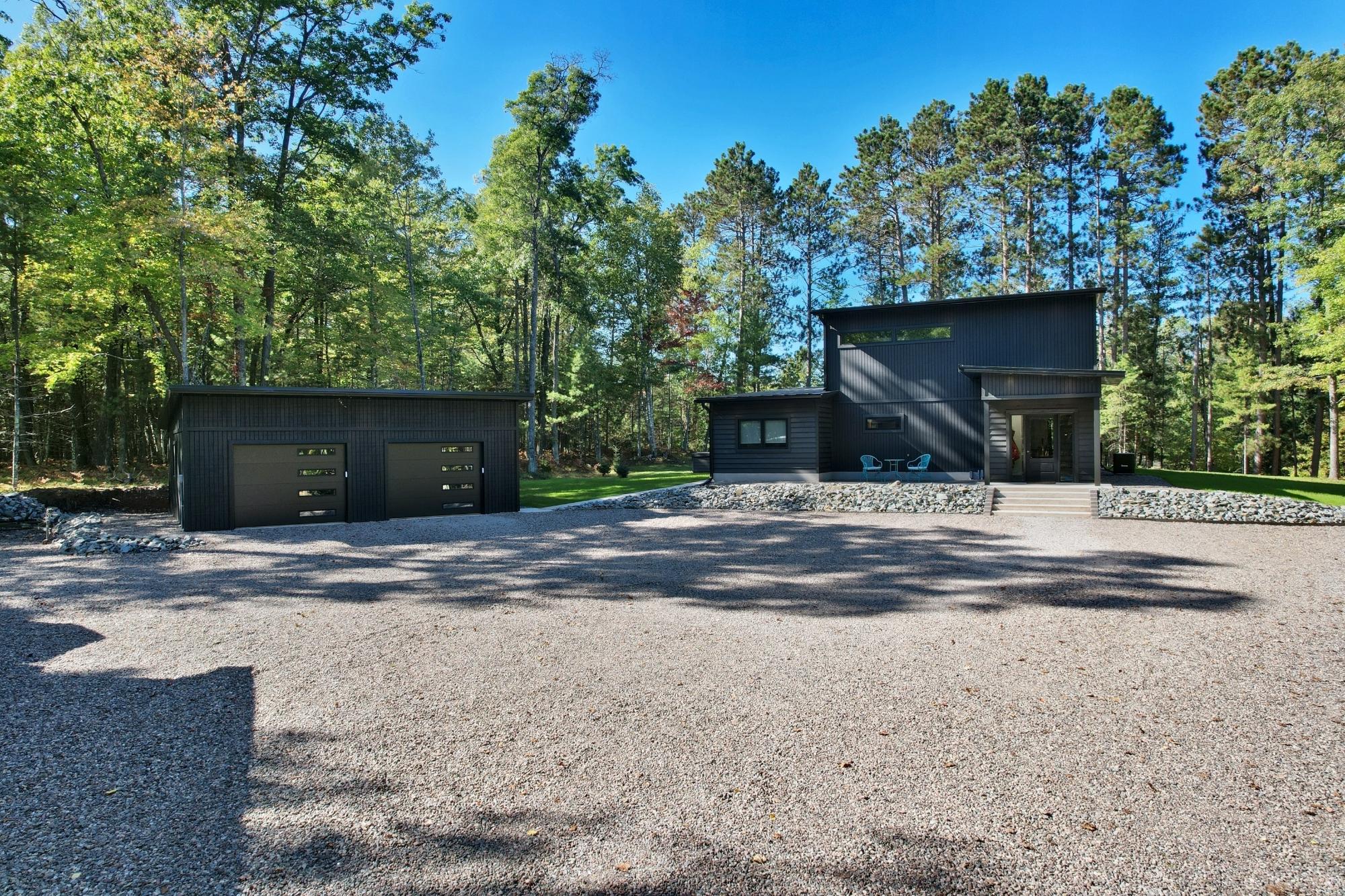 1369 RIVERVIEW DR