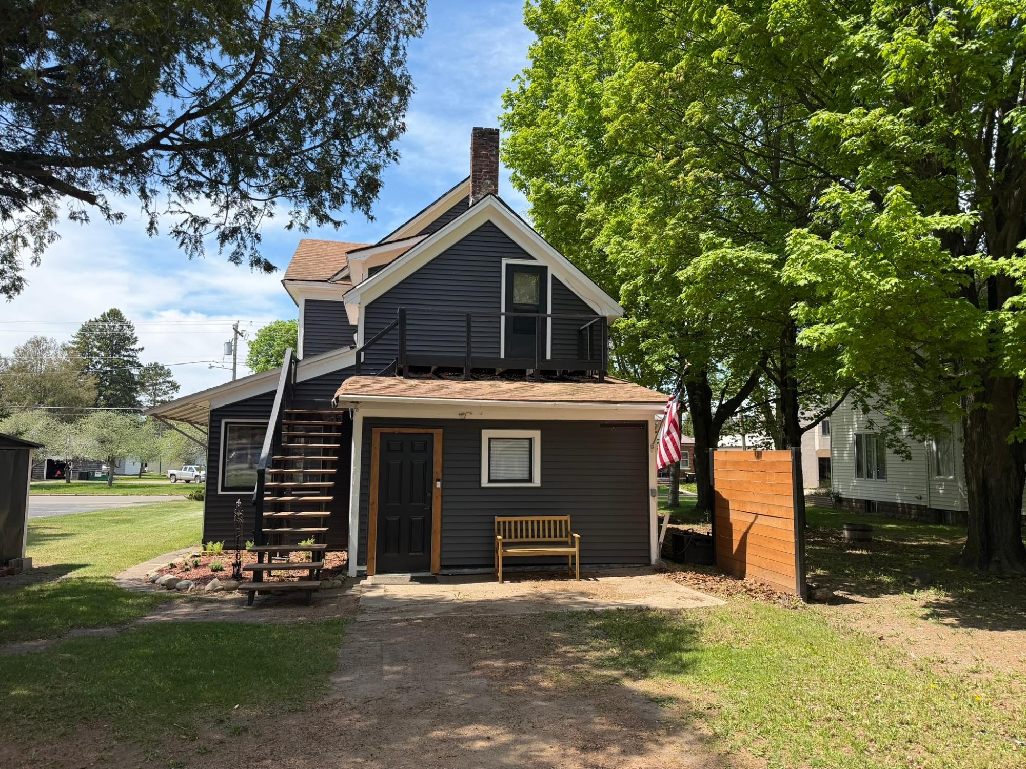 718 4TH AVE N