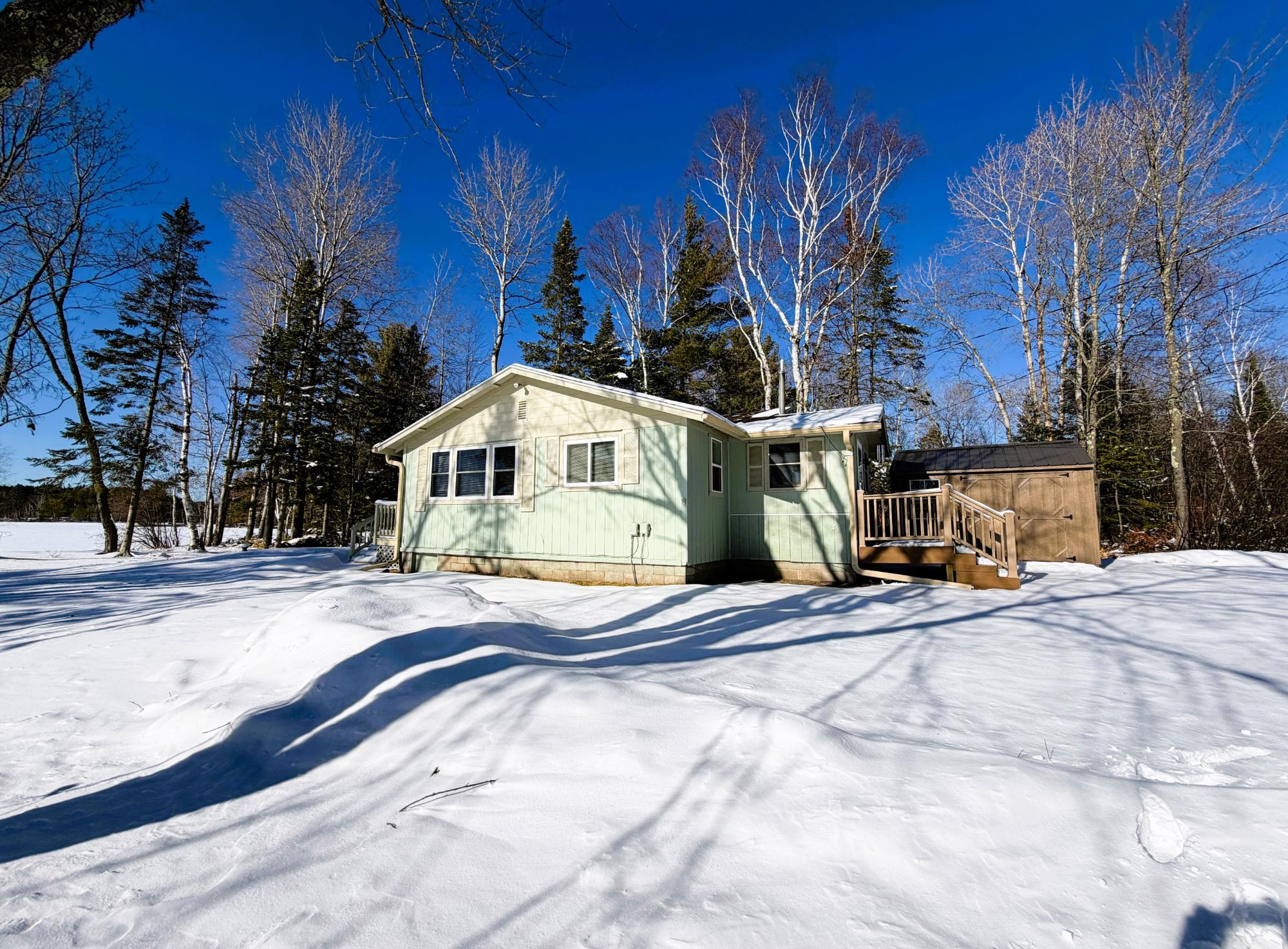 N10579 SOLBERG LAKE RD E