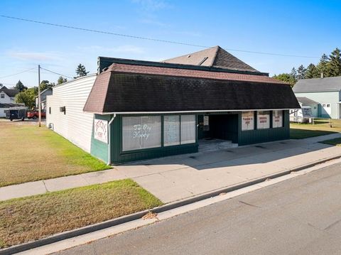605 MAIN ST Marinette WI 54143