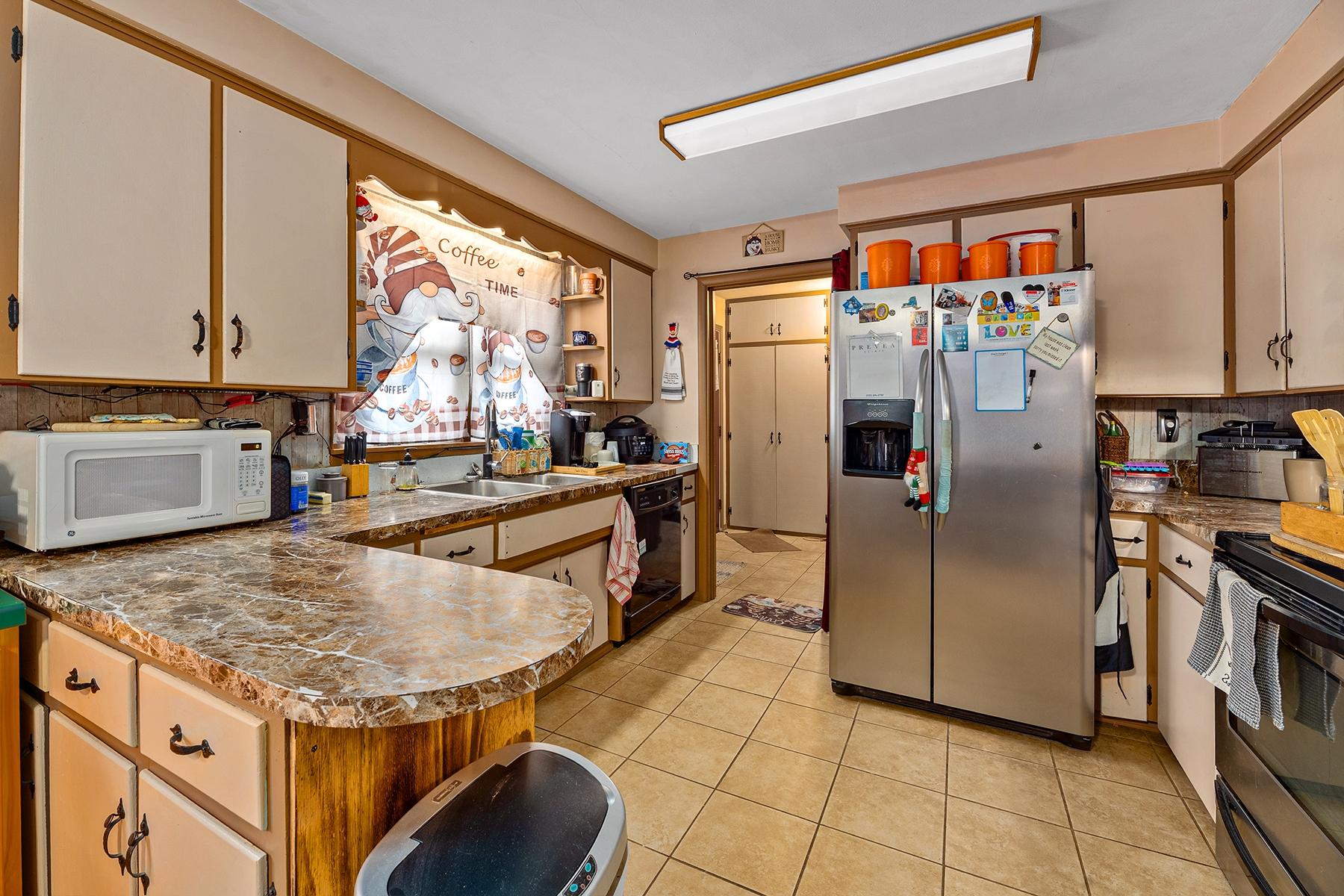 8083 HWY 70