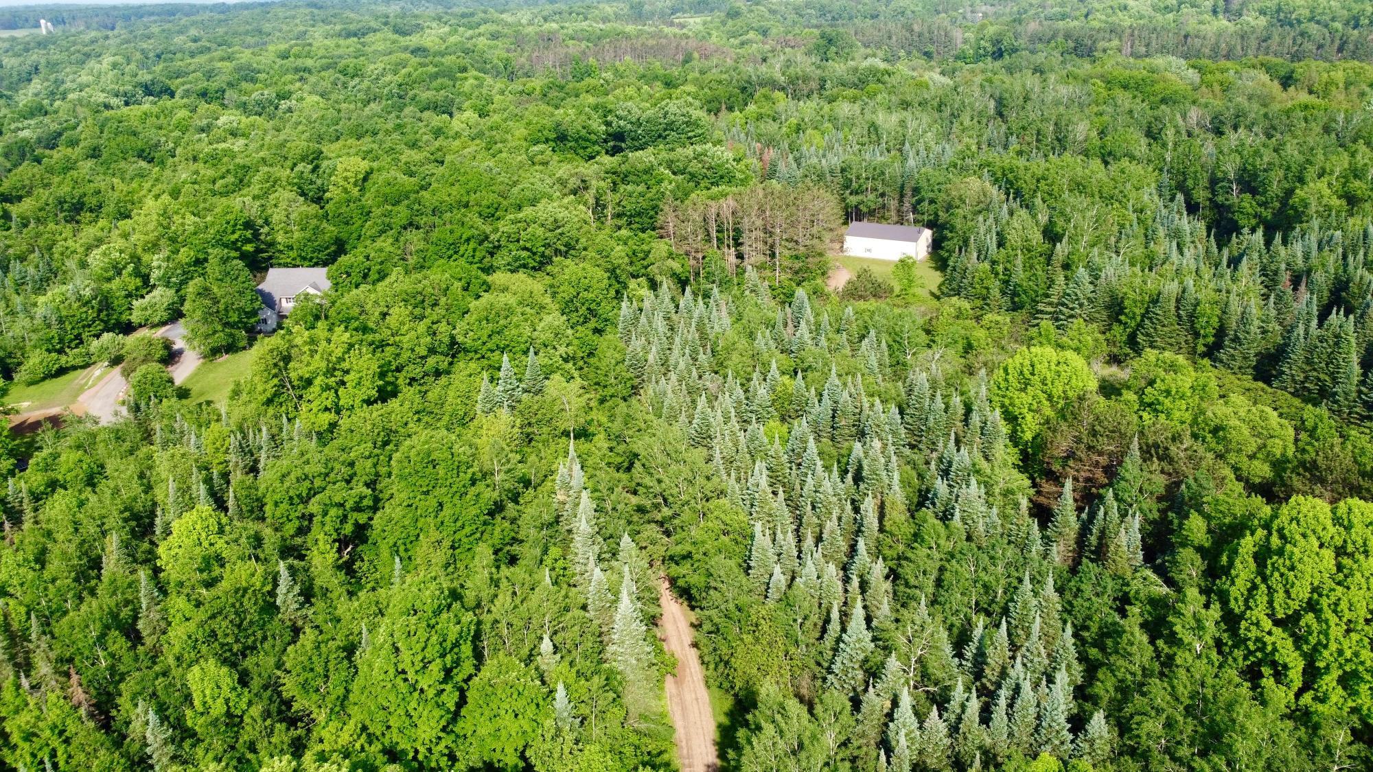 N2862 CRESTWOOD RD