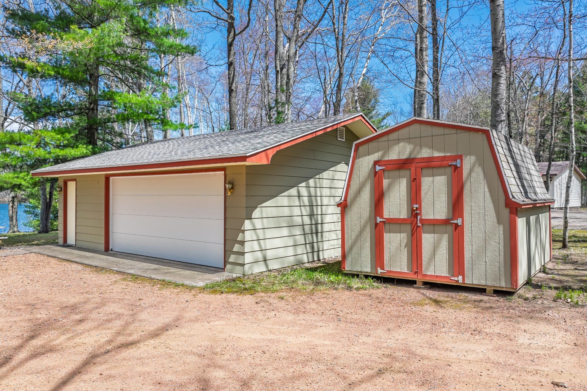2325 POINT LN