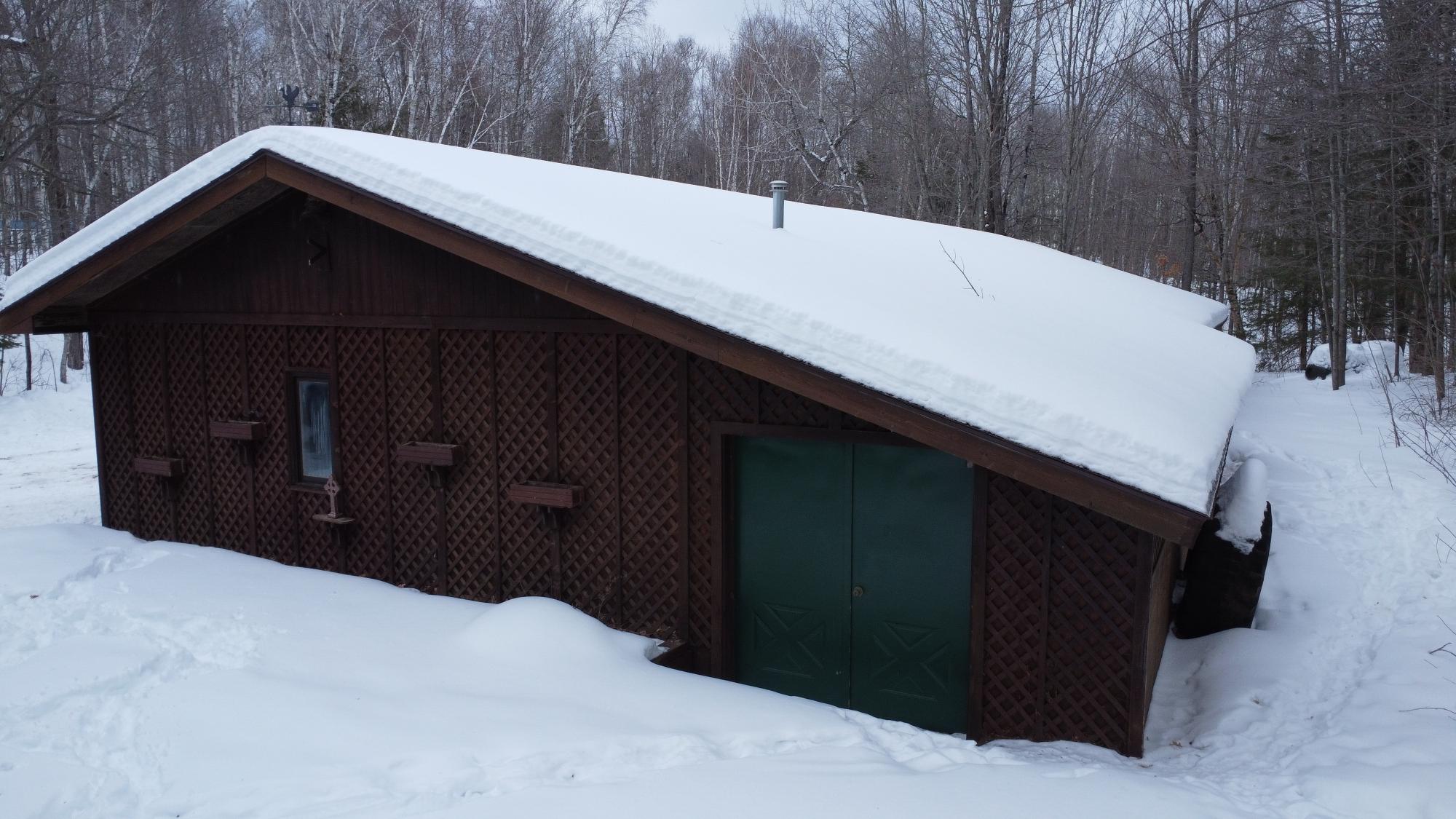 1091 AMBER LAKE LN N