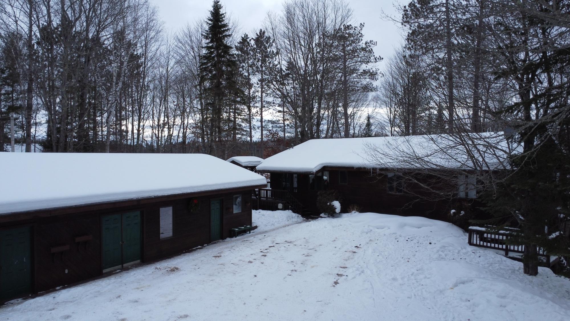 1091 AMBER LAKE LN N